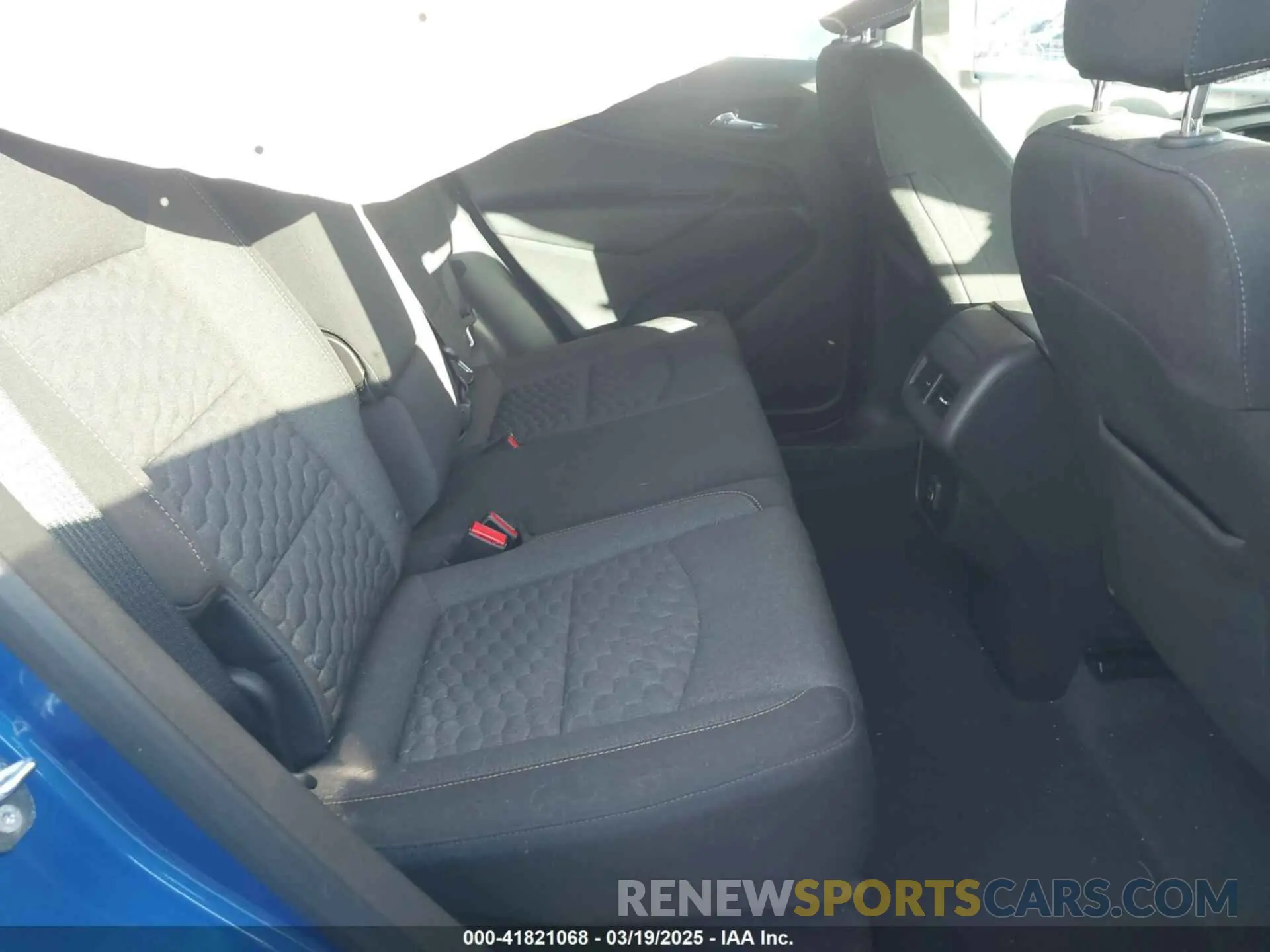 8 Photograph of a damaged car 3GNAXUEV9KS628184 CHEVROLET EQUINOX 2019