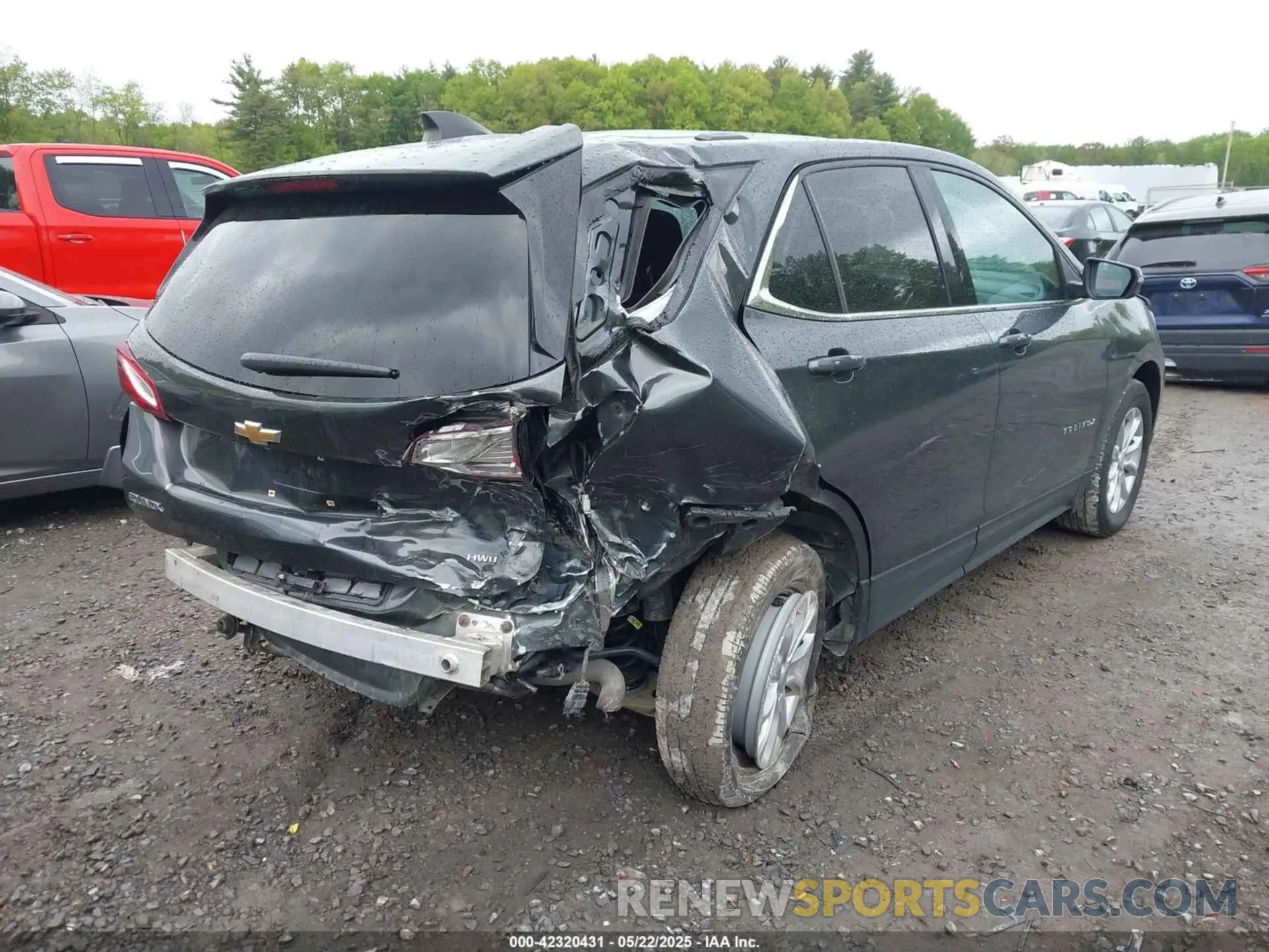 4 Photograph of a damaged car 3GNAXUEVXKL219346 CHEVROLET EQUINOX 2019