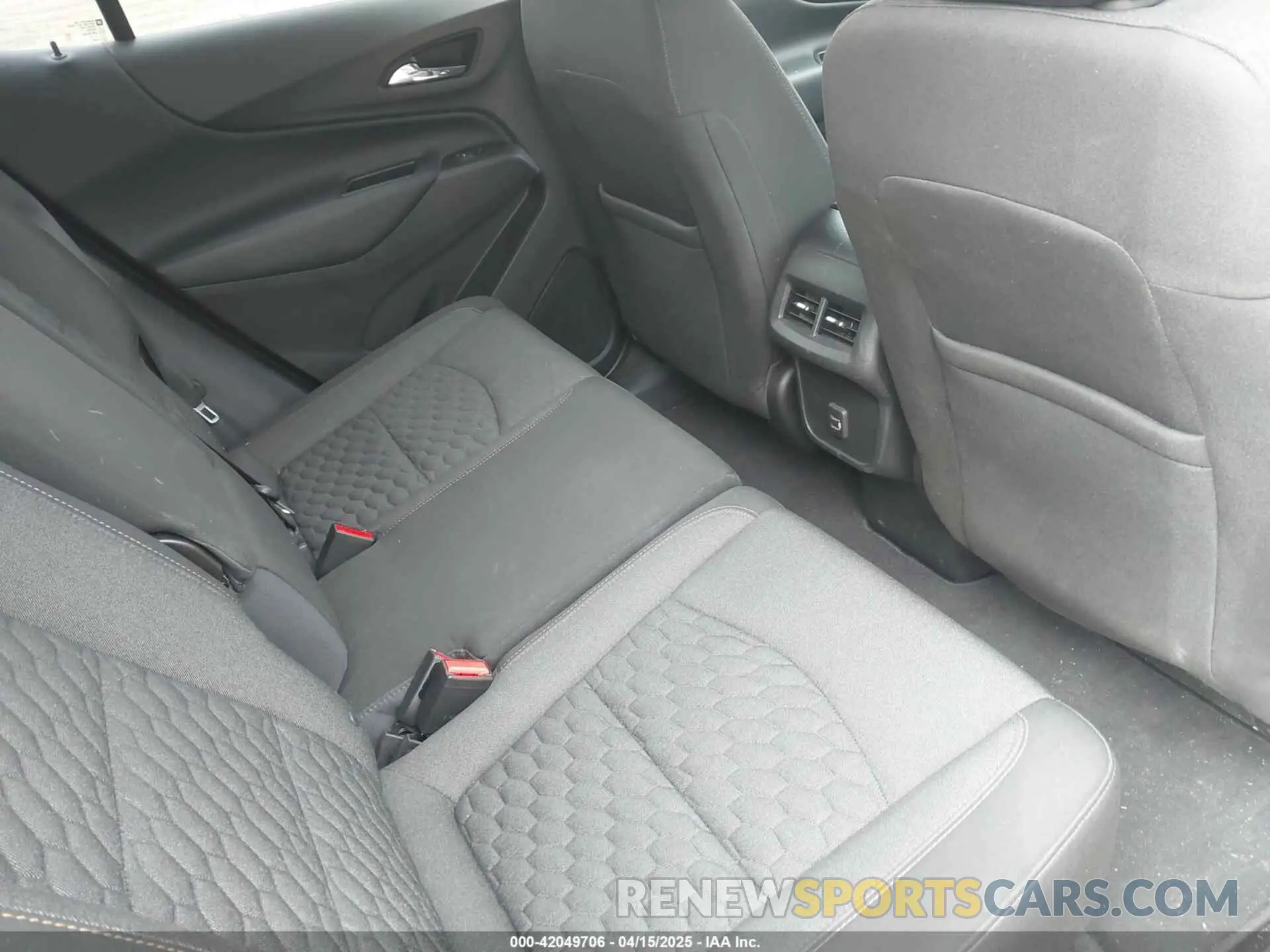 8 Photograph of a damaged car 3GNAXUEVXKL358893 CHEVROLET EQUINOX 2019