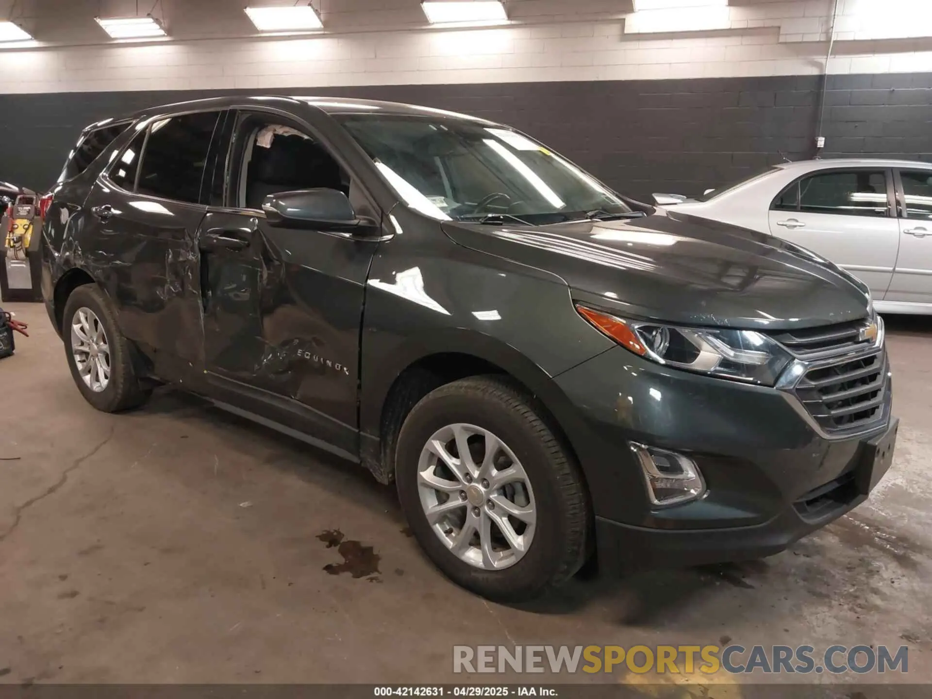 1 Photograph of a damaged car 3GNAXUEVXKS557142 CHEVROLET EQUINOX 2019