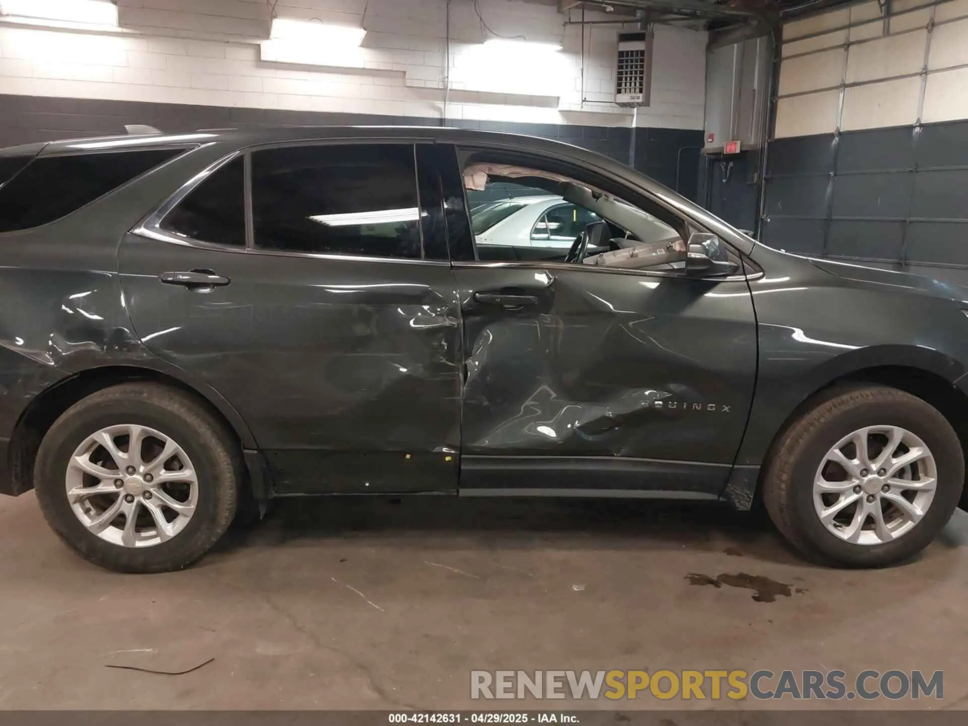 13 Photograph of a damaged car 3GNAXUEVXKS557142 CHEVROLET EQUINOX 2019