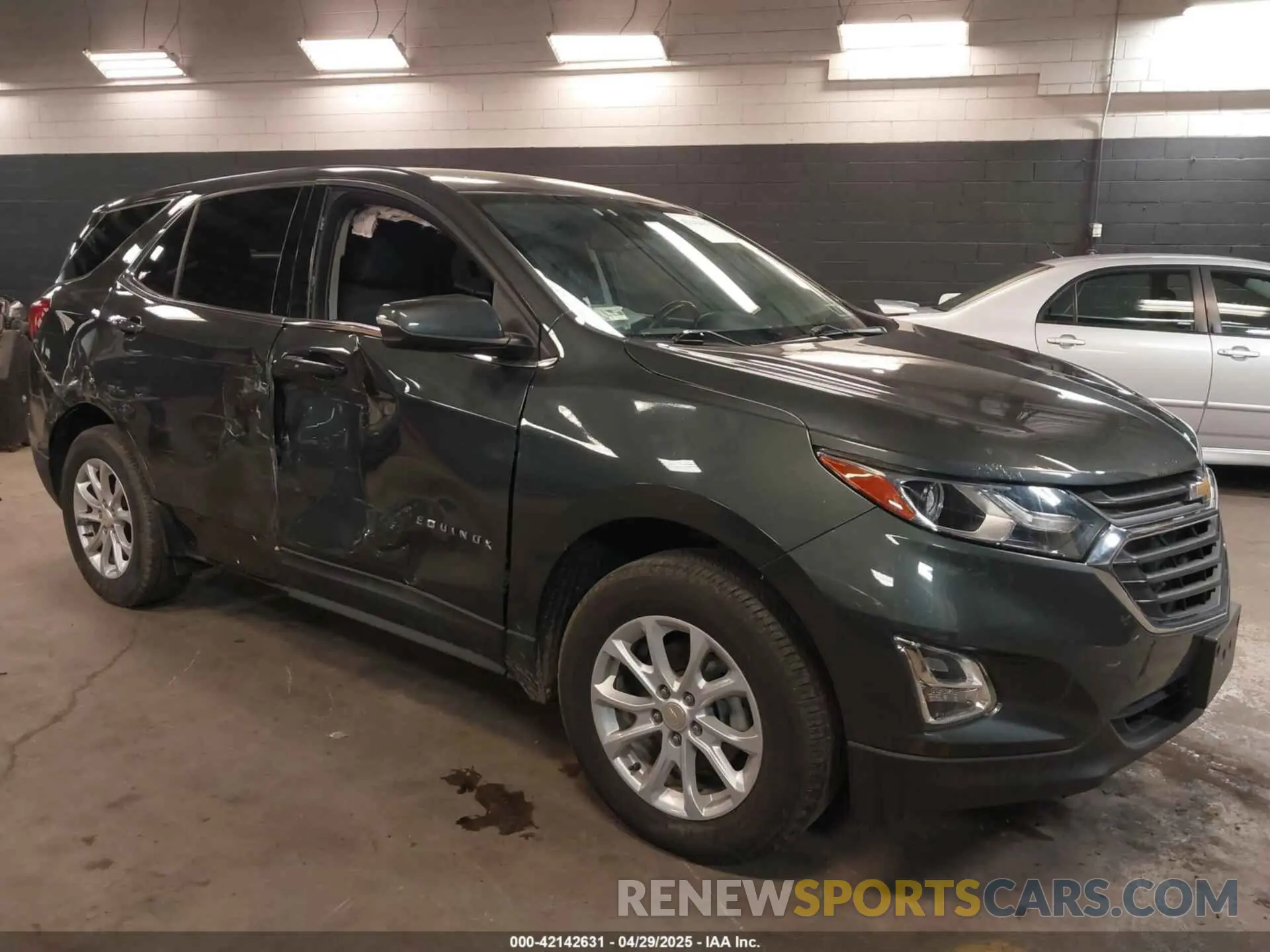 6 Photograph of a damaged car 3GNAXUEVXKS557142 CHEVROLET EQUINOX 2019