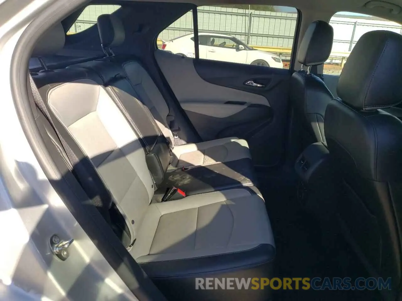 11 Photograph of a damaged car 3GNAXXEV4KS594978 CHEVROLET EQUINOX 2019