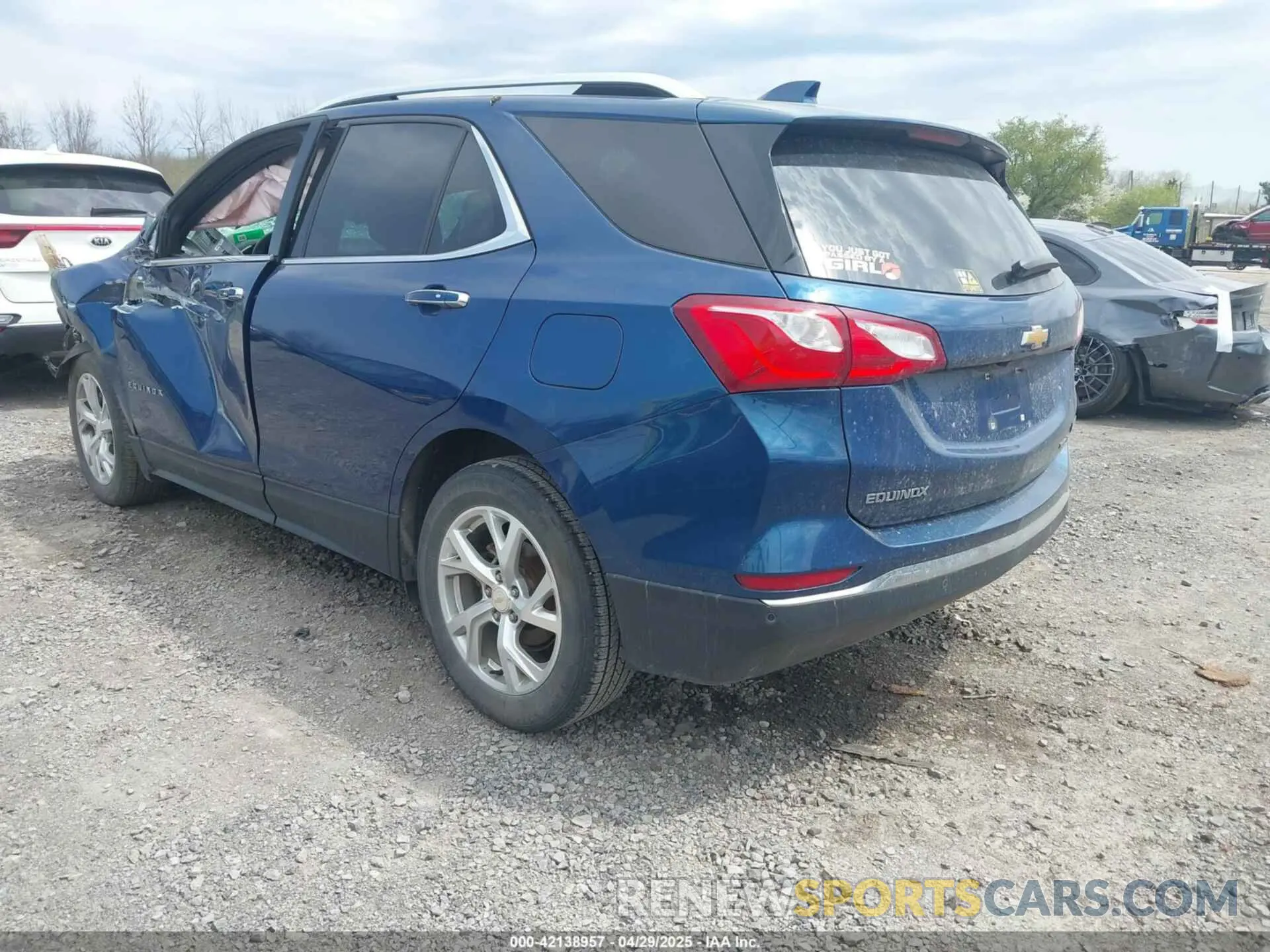 3 Photograph of a damaged car 3GNAXXEV9KL375475 CHEVROLET EQUINOX 2019