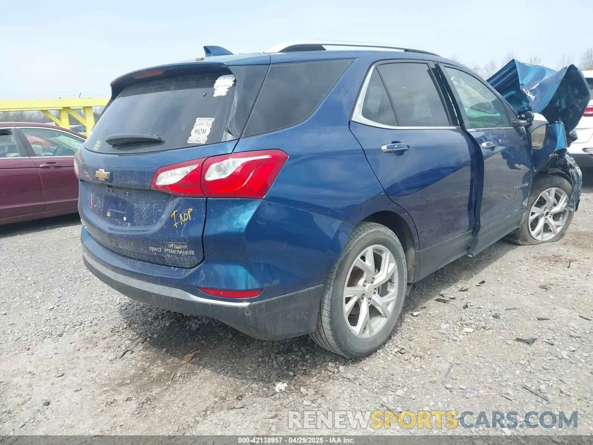 4 Photograph of a damaged car 3GNAXXEV9KL375475 CHEVROLET EQUINOX 2019