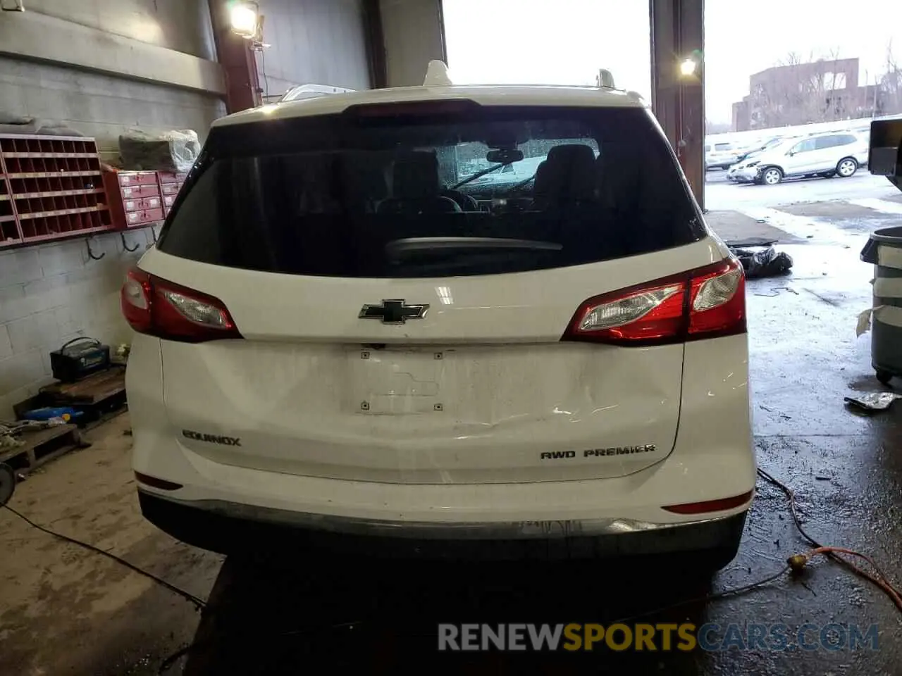 6 Photograph of a damaged car 3GNAXXEV9KS658609 CHEVROLET EQUINOX 2019