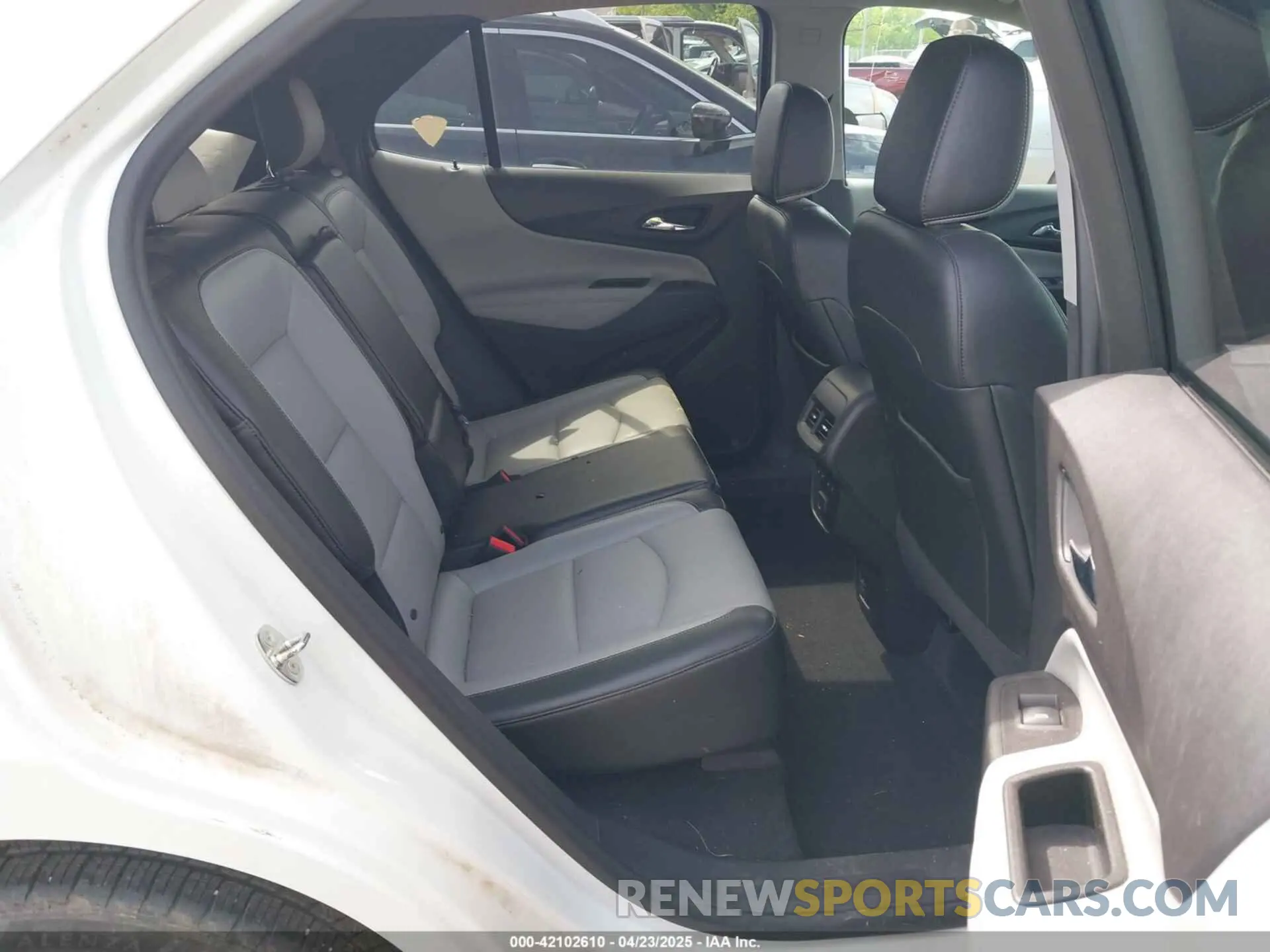 8 Photograph of a damaged car 3GNAXYEX7KS502799 CHEVROLET EQUINOX 2019