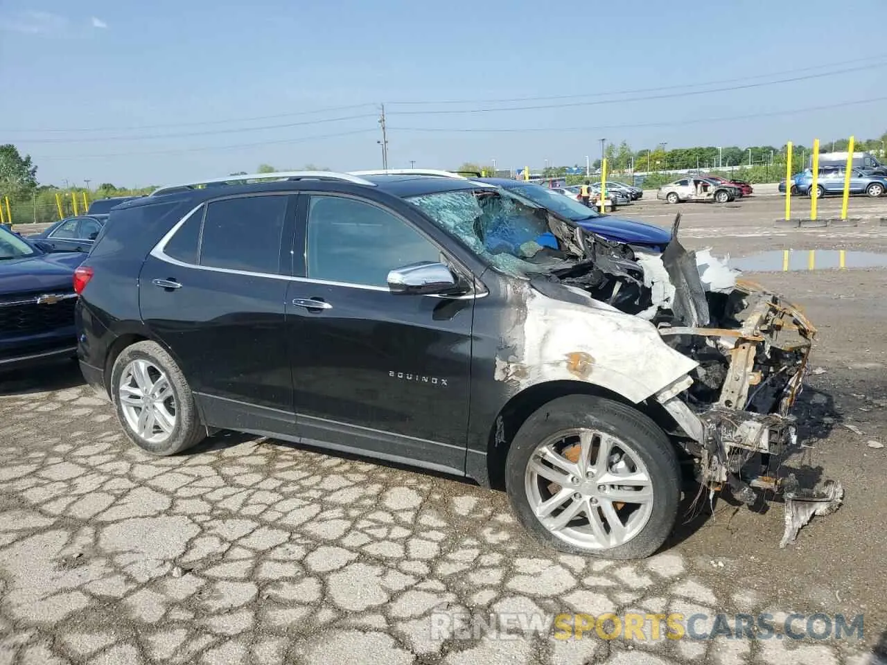 4 Photograph of a damaged car 3GNAXYEX9KL399167 CHEVROLET EQUINOX 2019