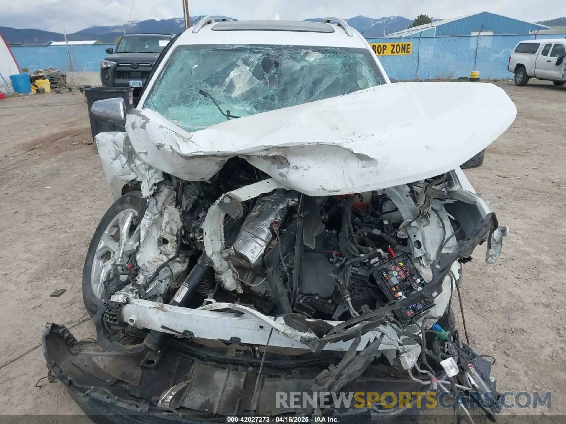 13 Photograph of a damaged car 3GNAXZEUXKS598469 CHEVROLET EQUINOX 2019