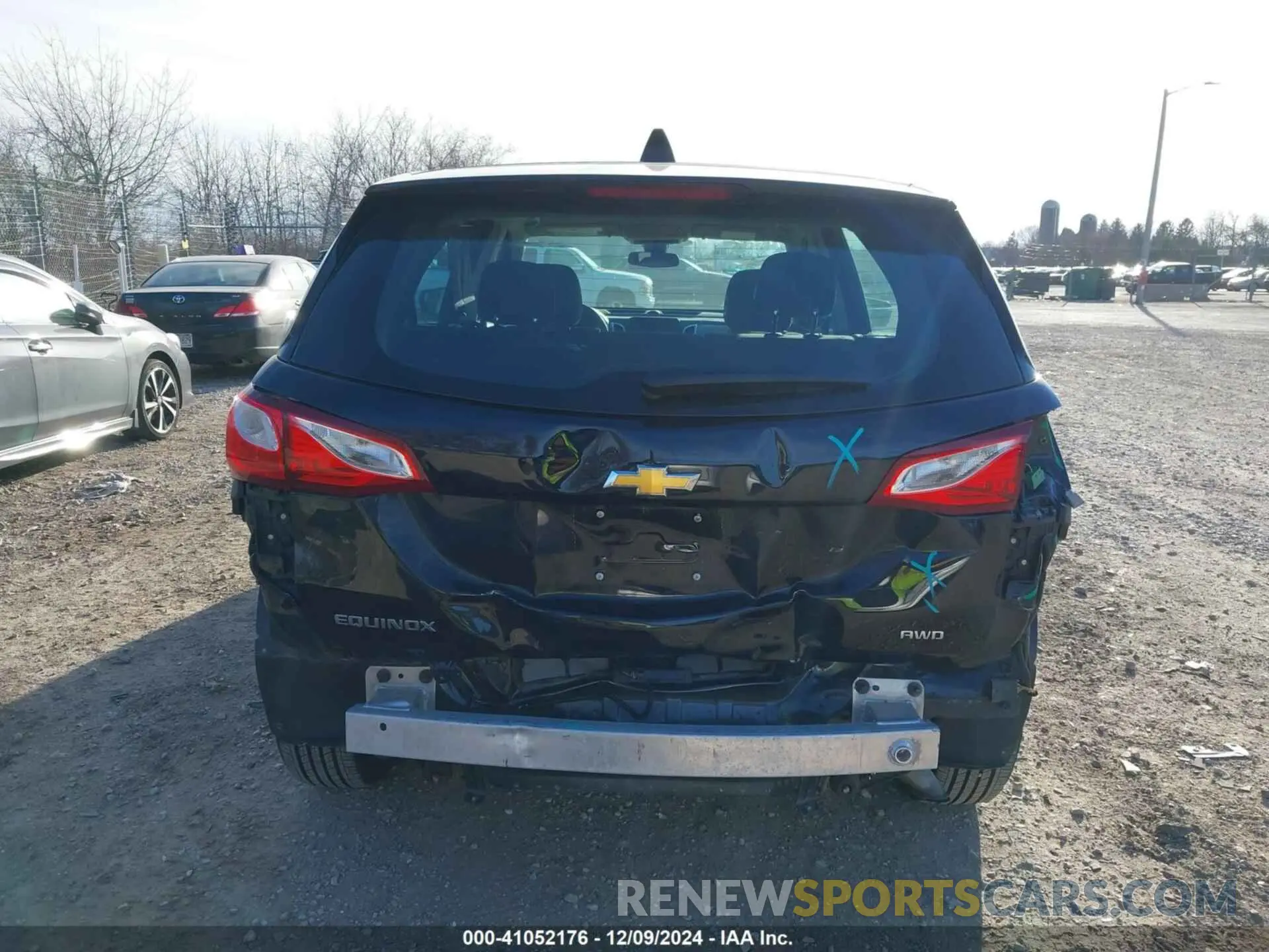 17 Photograph of a damaged car 2GNAX5EV1L6142412 CHEVROLET EQUINOX 2020
