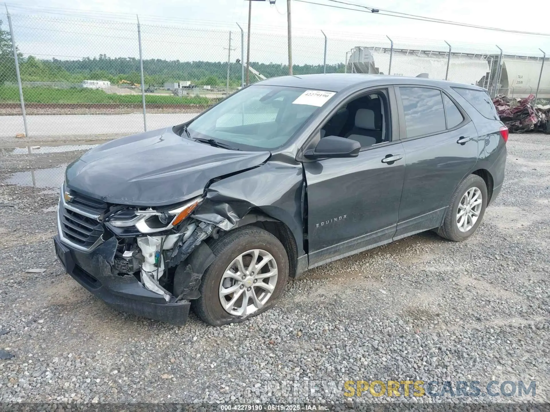 2 Photograph of a damaged car 2GNAX5EV1L6242235 CHEVROLET EQUINOX 2020