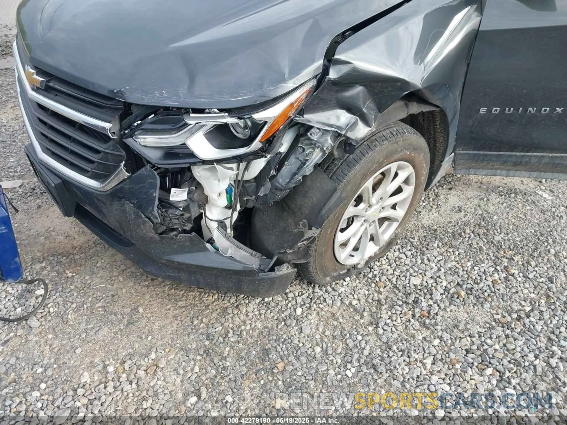 6 Photograph of a damaged car 2GNAX5EV1L6242235 CHEVROLET EQUINOX 2020