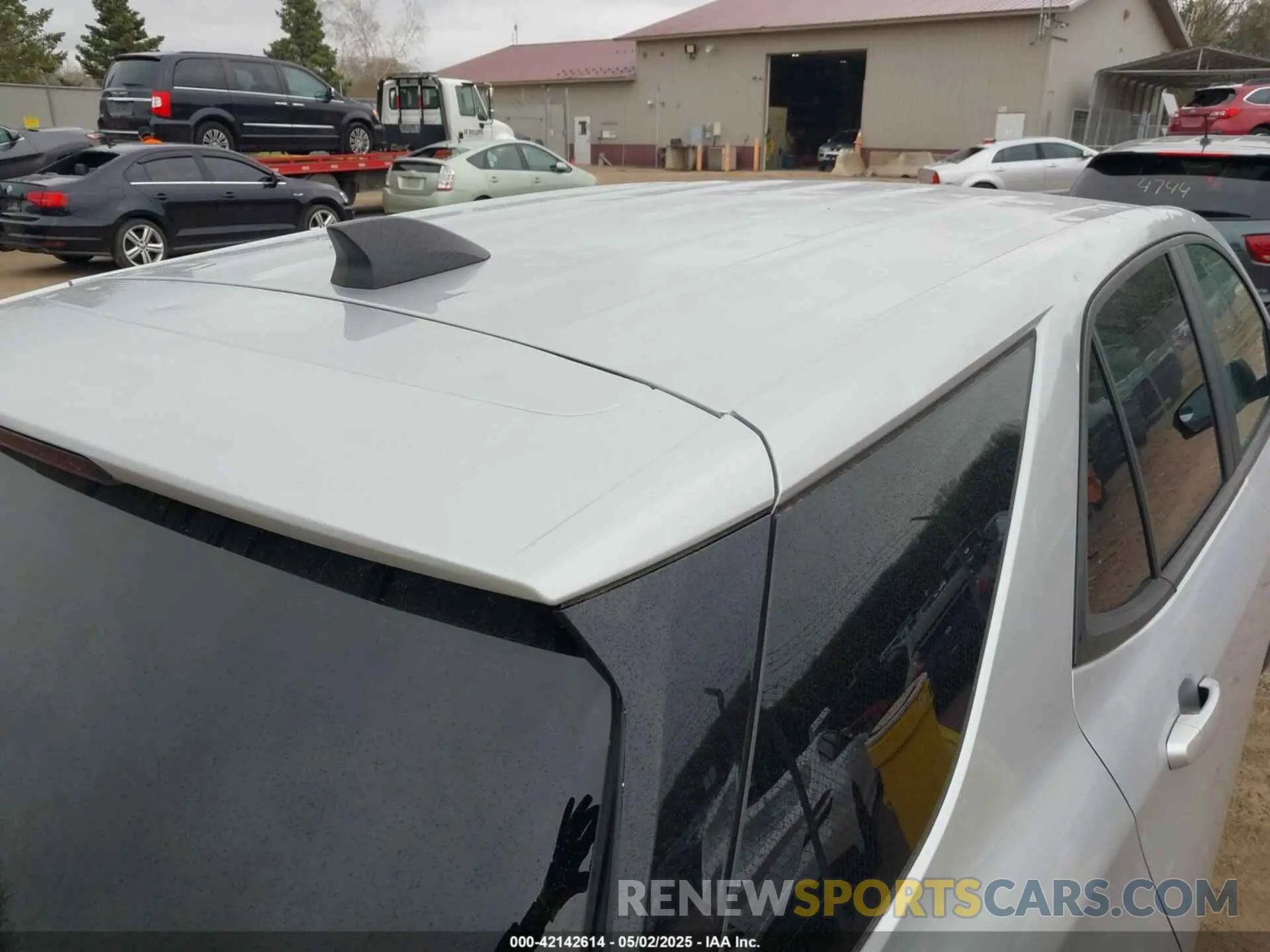 19 Photograph of a damaged car 2GNAX5EV2L6232295 CHEVROLET EQUINOX 2020