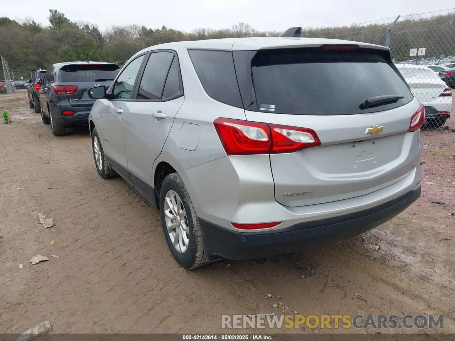 3 Photograph of a damaged car 2GNAX5EV2L6232295 CHEVROLET EQUINOX 2020