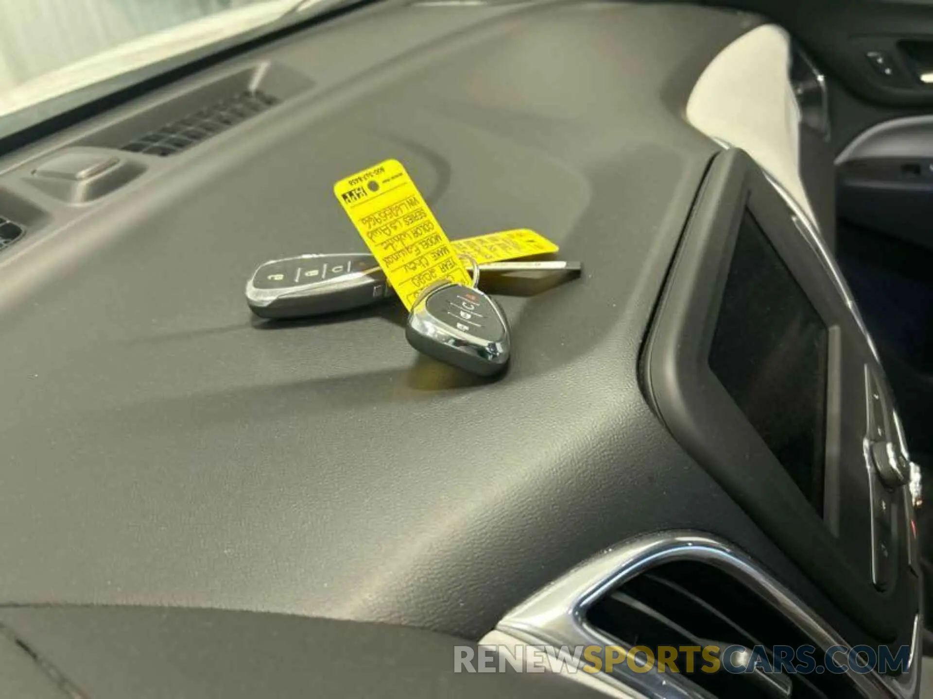 1 Photograph of a damaged car 2GNAX5EV6L6255966 CHEVROLET EQUINOX 2020