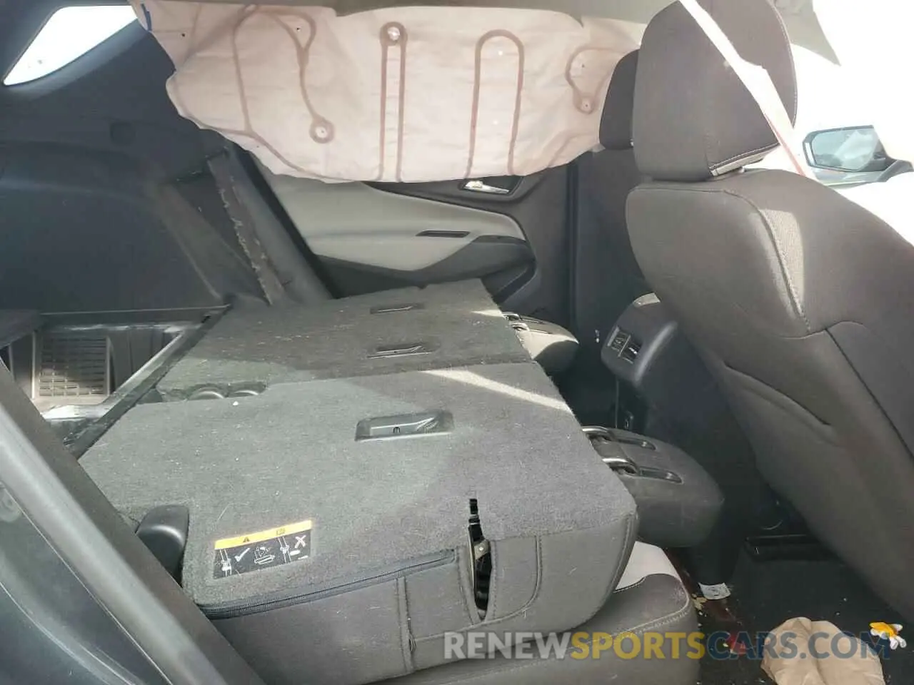 11 Photograph of a damaged car 2GNAX5EV8L6208311 CHEVROLET EQUINOX 2020