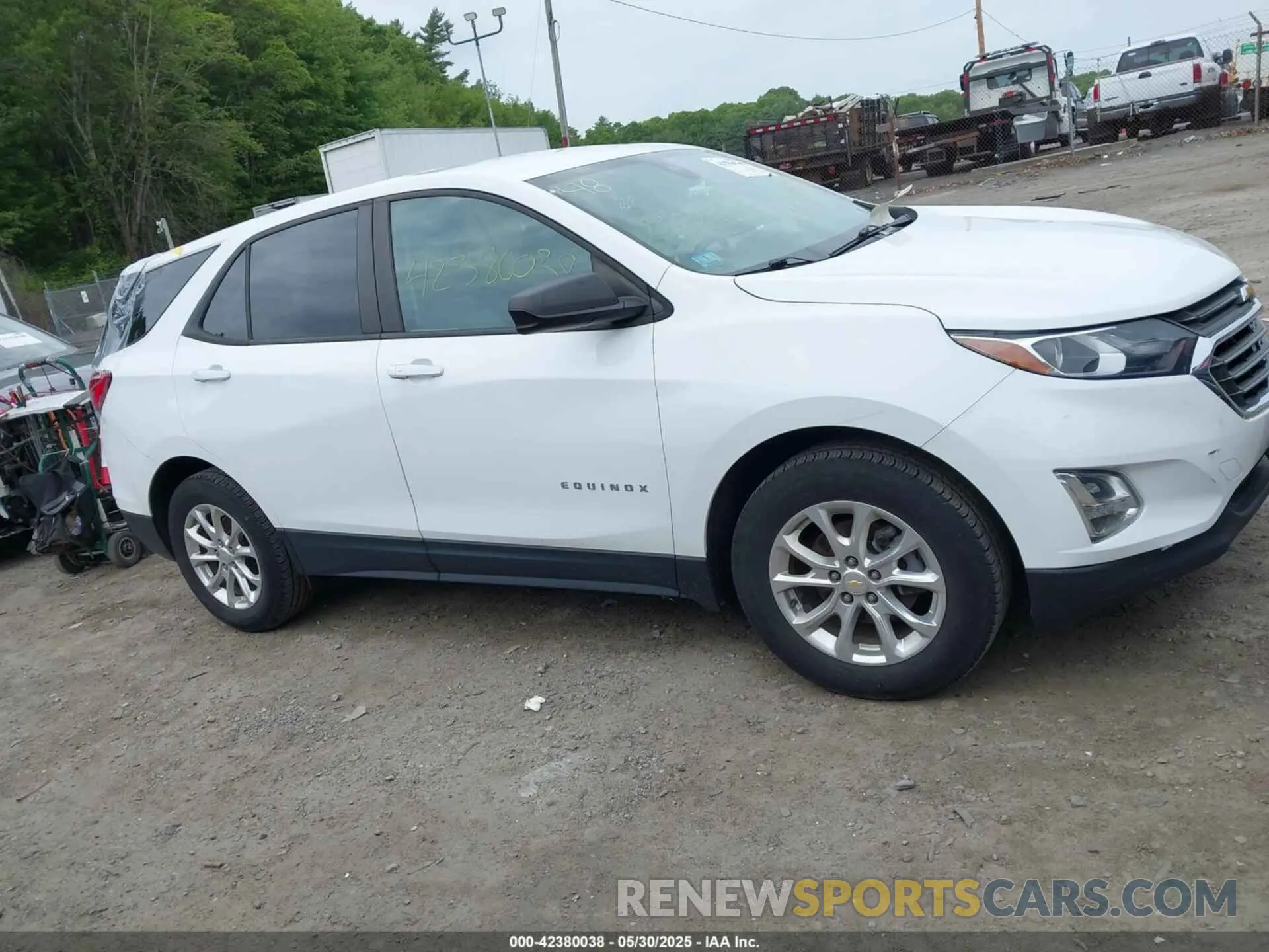 13 Photograph of a damaged car 2GNAXFEV0L6204663 CHEVROLET EQUINOX 2020