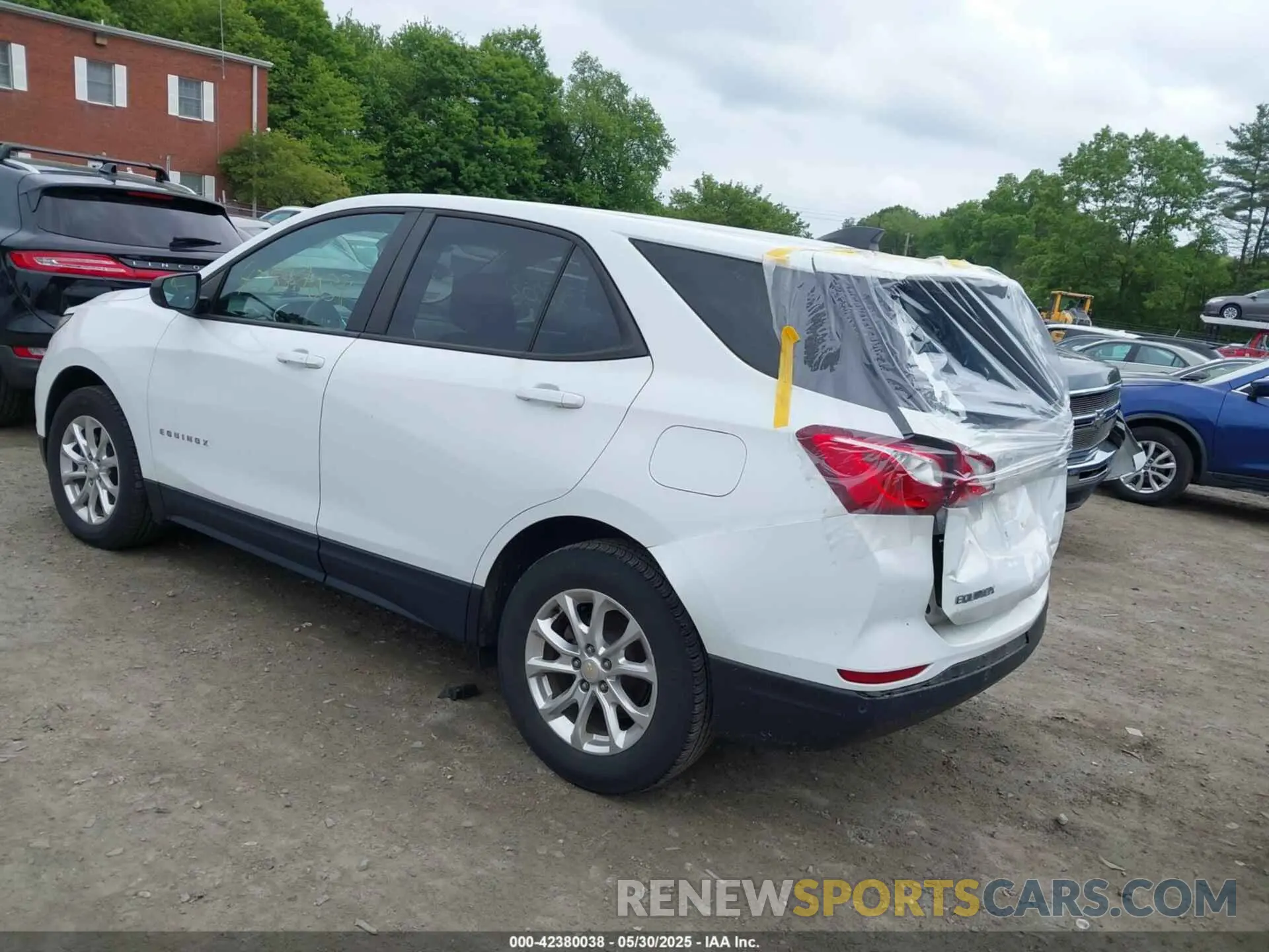 3 Photograph of a damaged car 2GNAXFEV0L6204663 CHEVROLET EQUINOX 2020