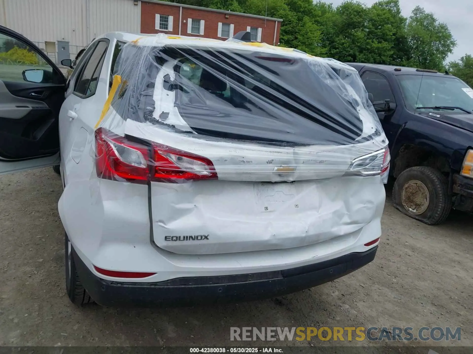 6 Photograph of a damaged car 2GNAXFEV0L6204663 CHEVROLET EQUINOX 2020