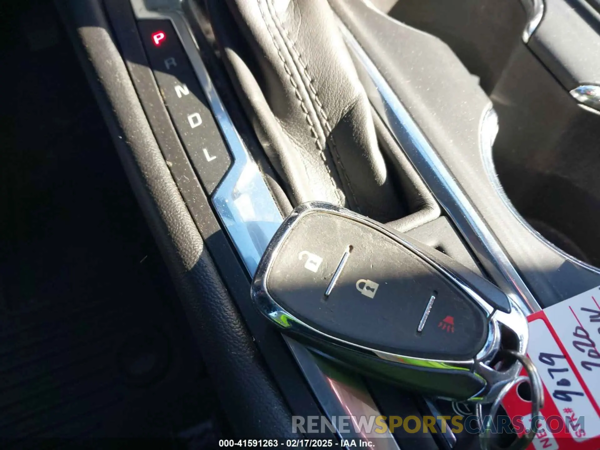 11 Photograph of a damaged car 2GNAXFEV0L6230129 CHEVROLET EQUINOX 2020