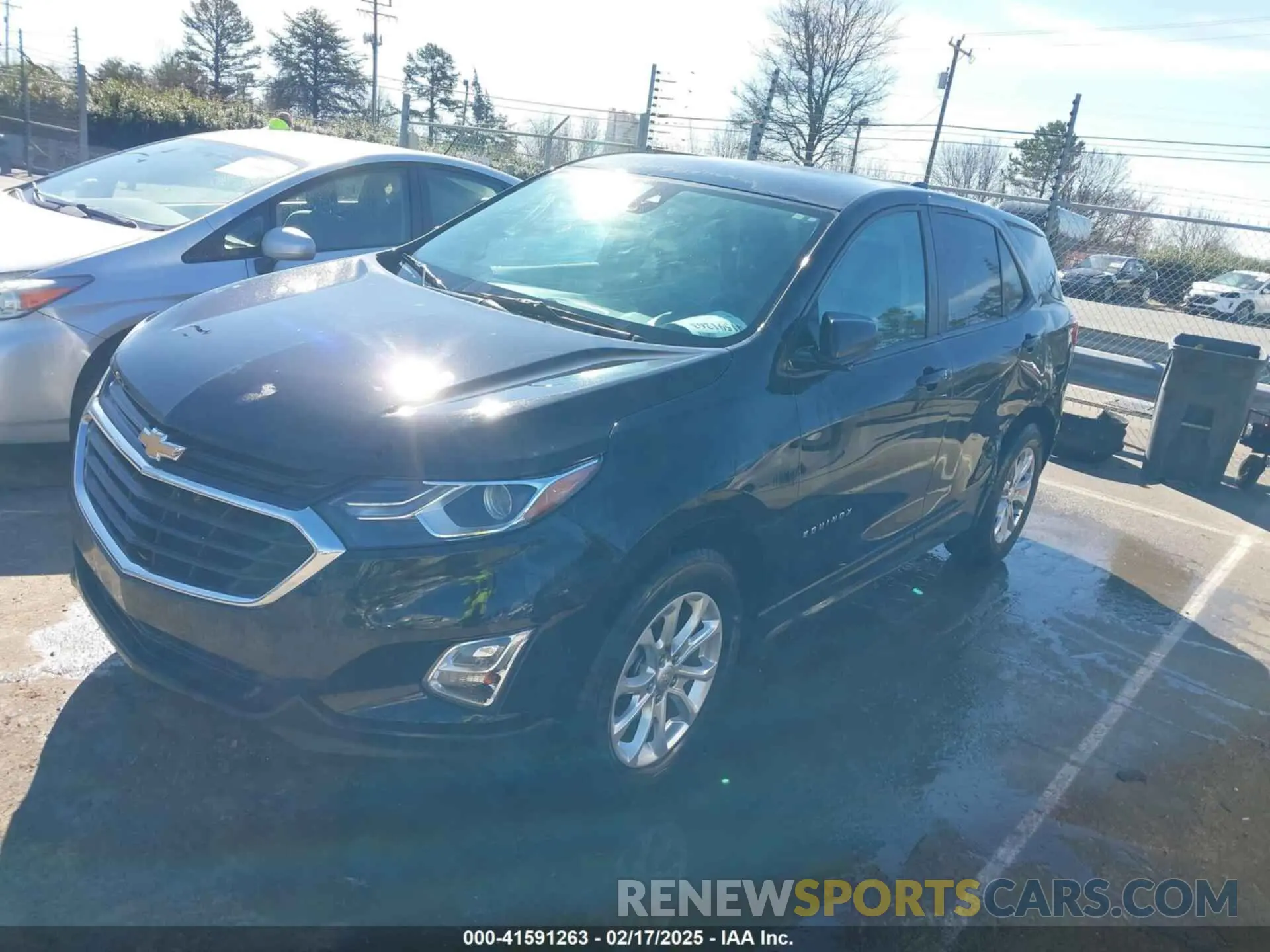 2 Photograph of a damaged car 2GNAXFEV0L6230129 CHEVROLET EQUINOX 2020