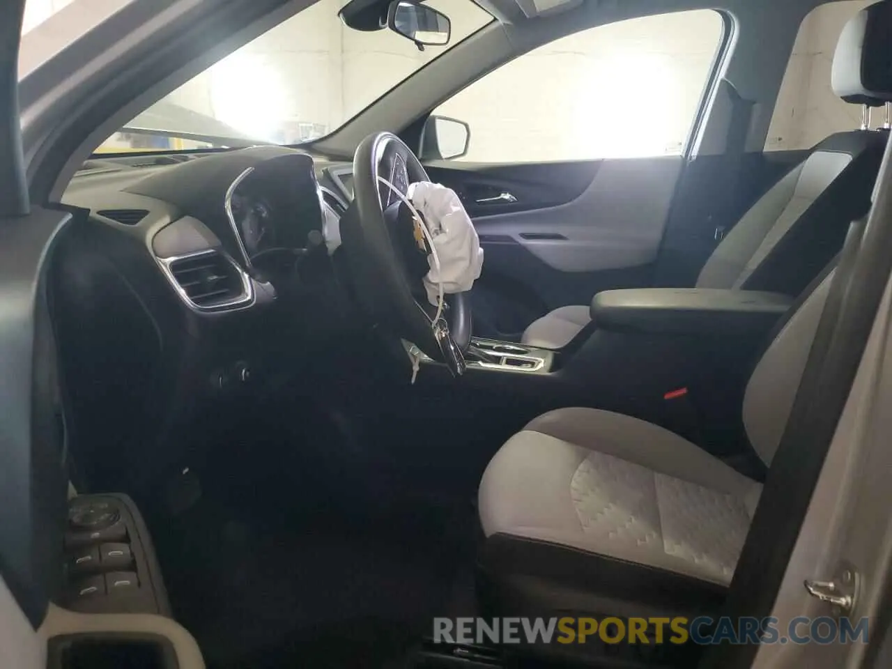 7 Photograph of a damaged car 2GNAXFEV2L6249801 CHEVROLET EQUINOX 2020