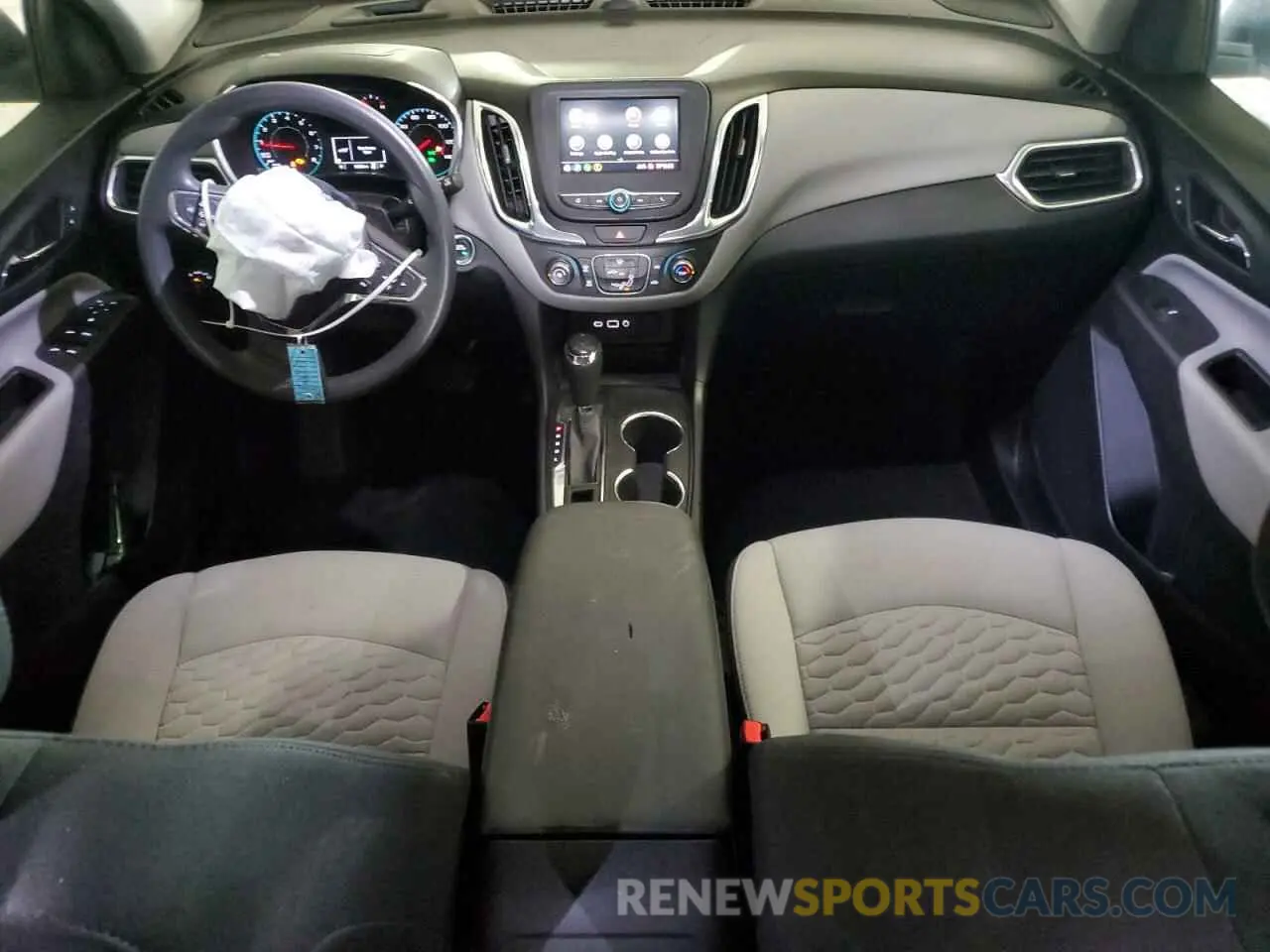 8 Photograph of a damaged car 2GNAXFEV2L6249801 CHEVROLET EQUINOX 2020