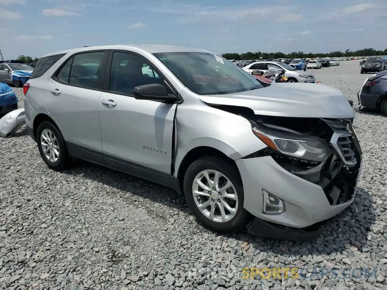 4 Photograph of a damaged car 2GNAXFEV4L6216332 CHEVROLET EQUINOX 2020