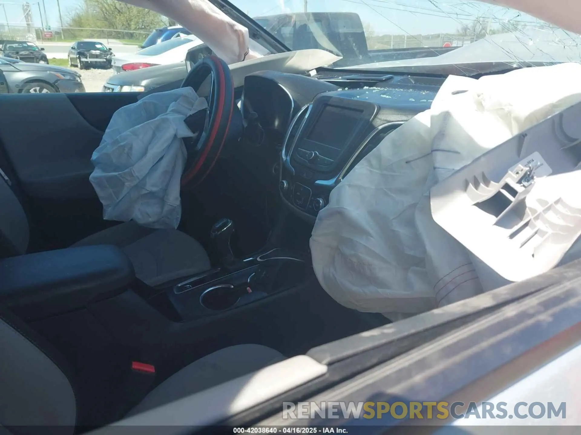 5 Photograph of a damaged car 2GNAXFEV9L6182260 CHEVROLET EQUINOX 2020