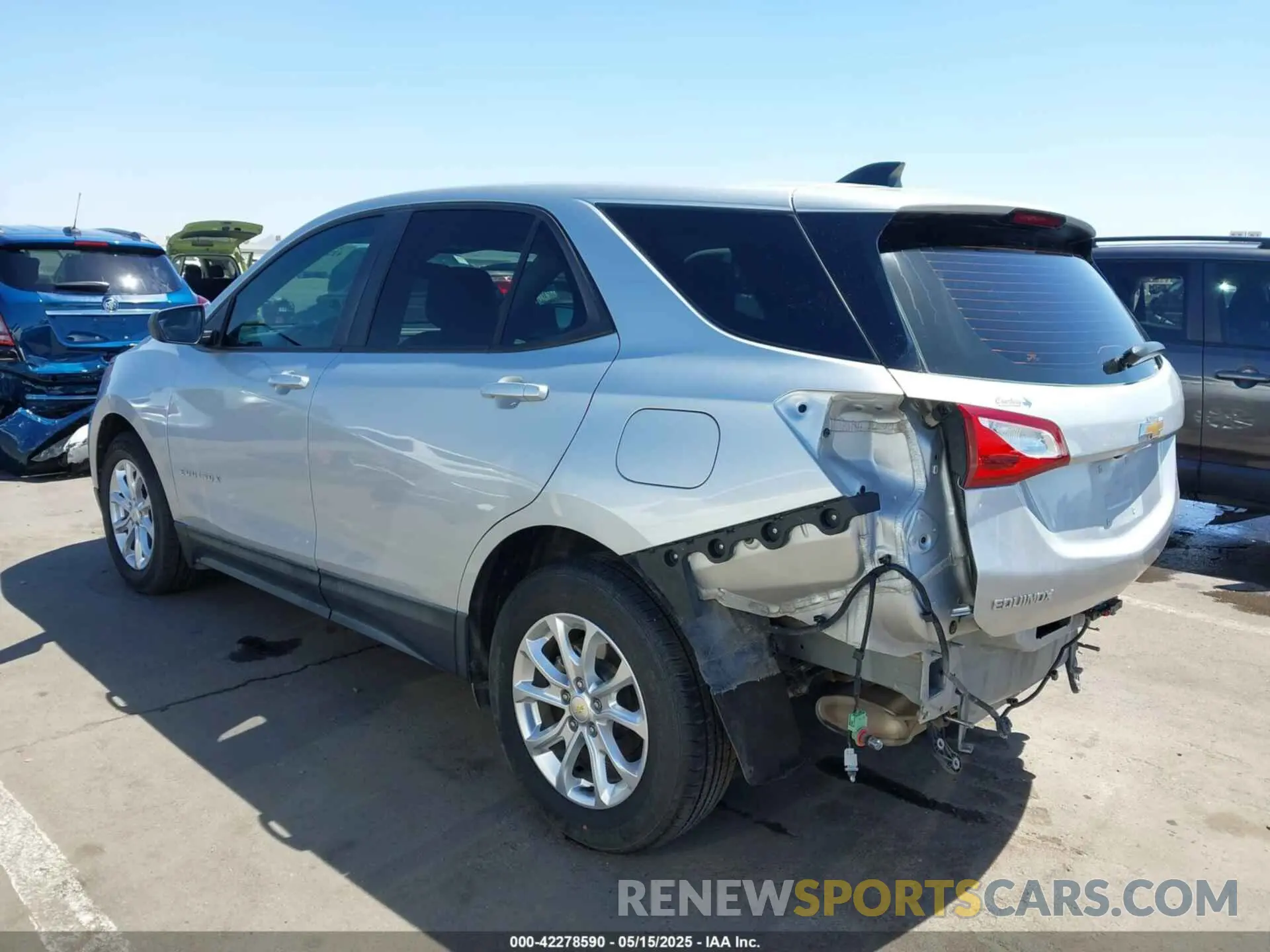 3 Photograph of a damaged car 2GNAXHEV0L6126395 CHEVROLET EQUINOX 2020