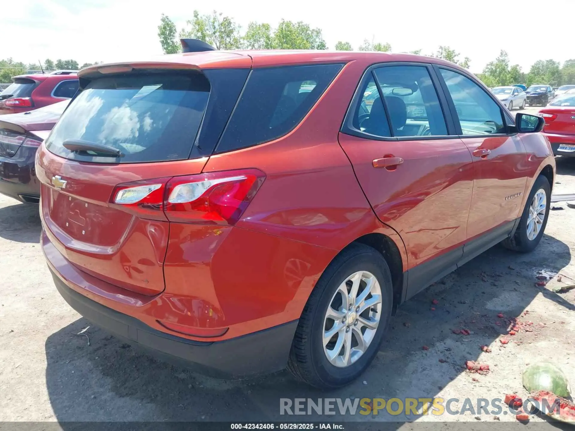 4 Photograph of a damaged car 2GNAXHEV0L6127790 CHEVROLET EQUINOX 2020