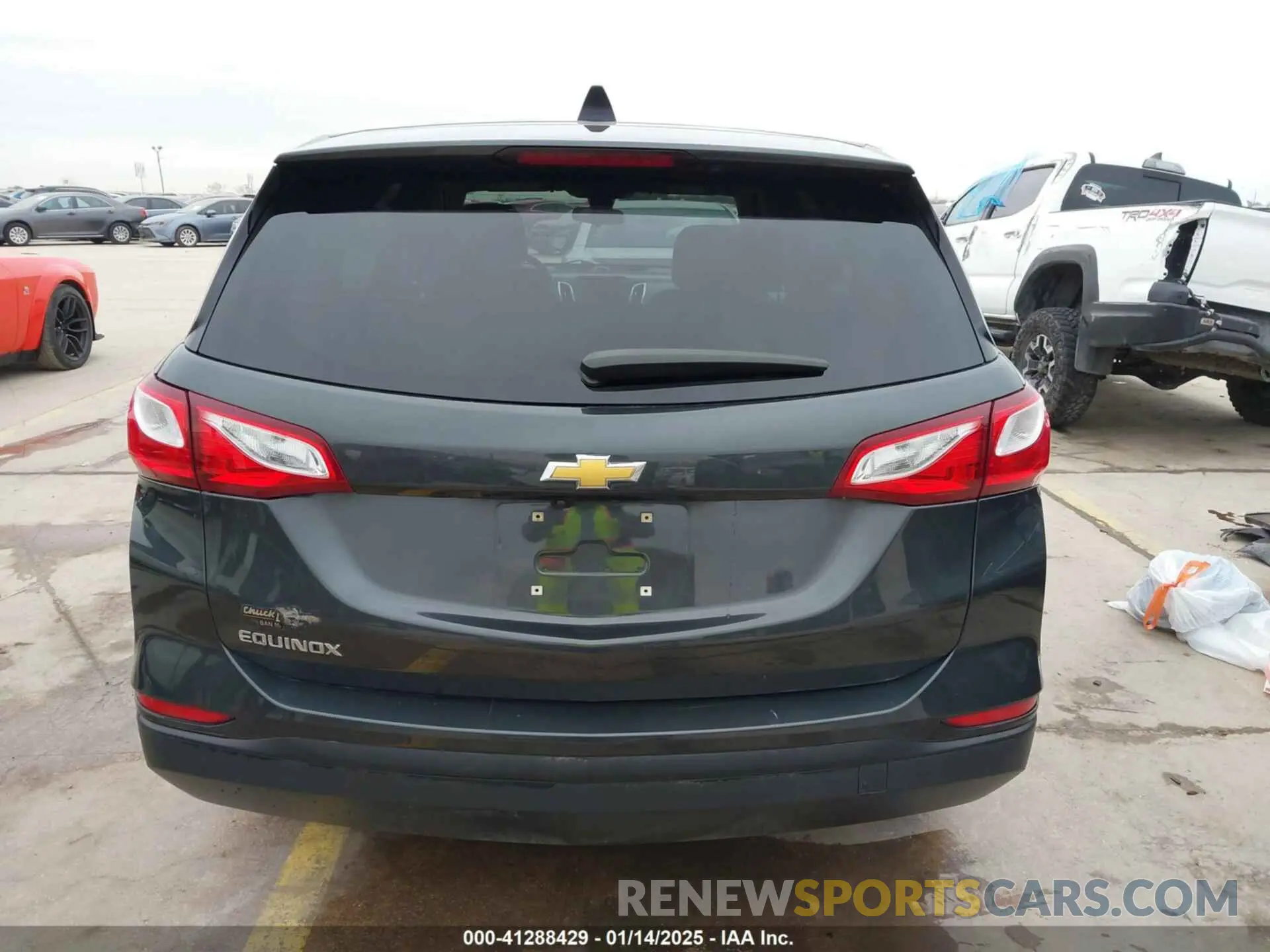 17 Photograph of a damaged car 2GNAXHEV0L6166993 CHEVROLET EQUINOX 2020