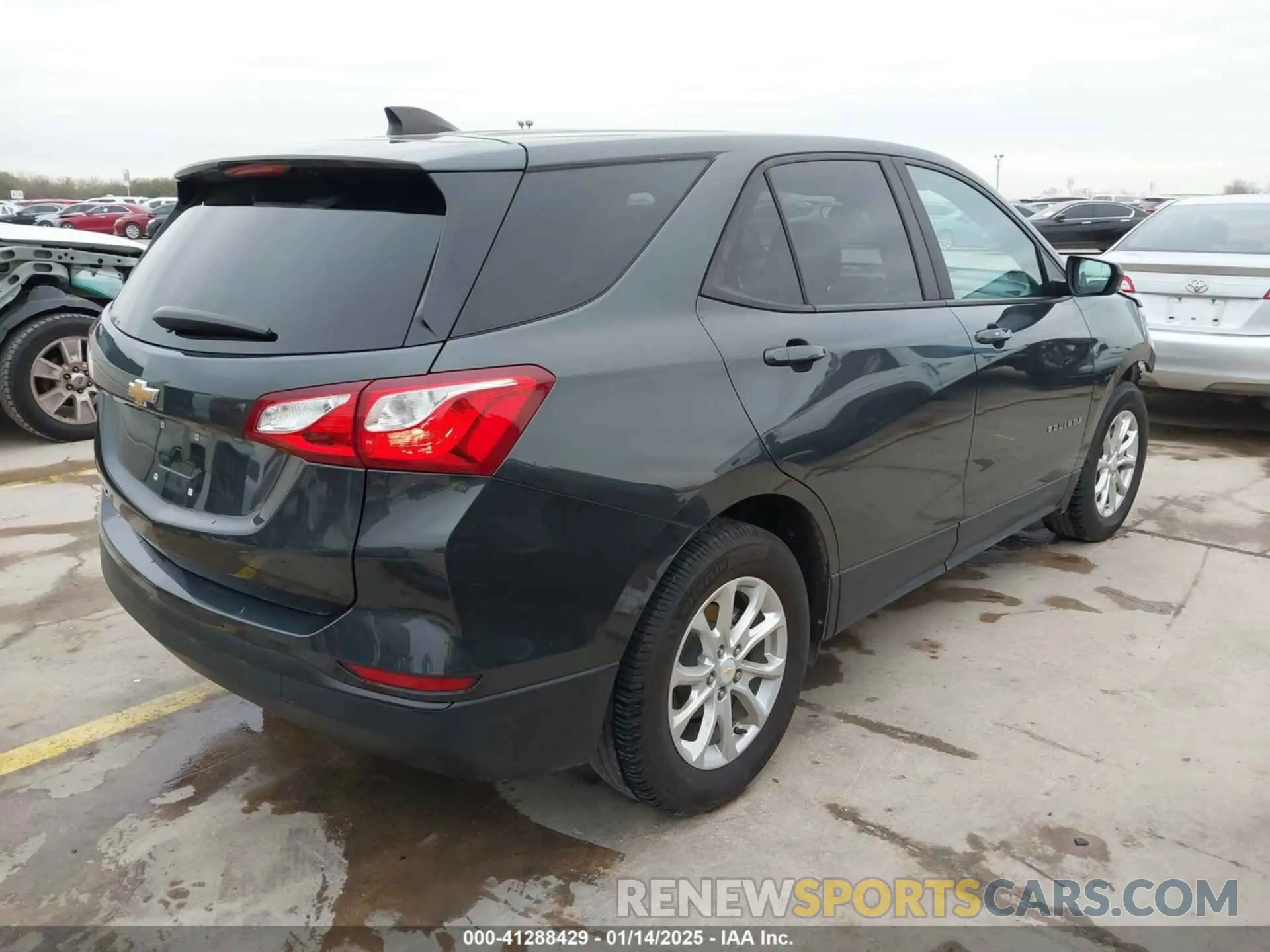 4 Photograph of a damaged car 2GNAXHEV0L6166993 CHEVROLET EQUINOX 2020