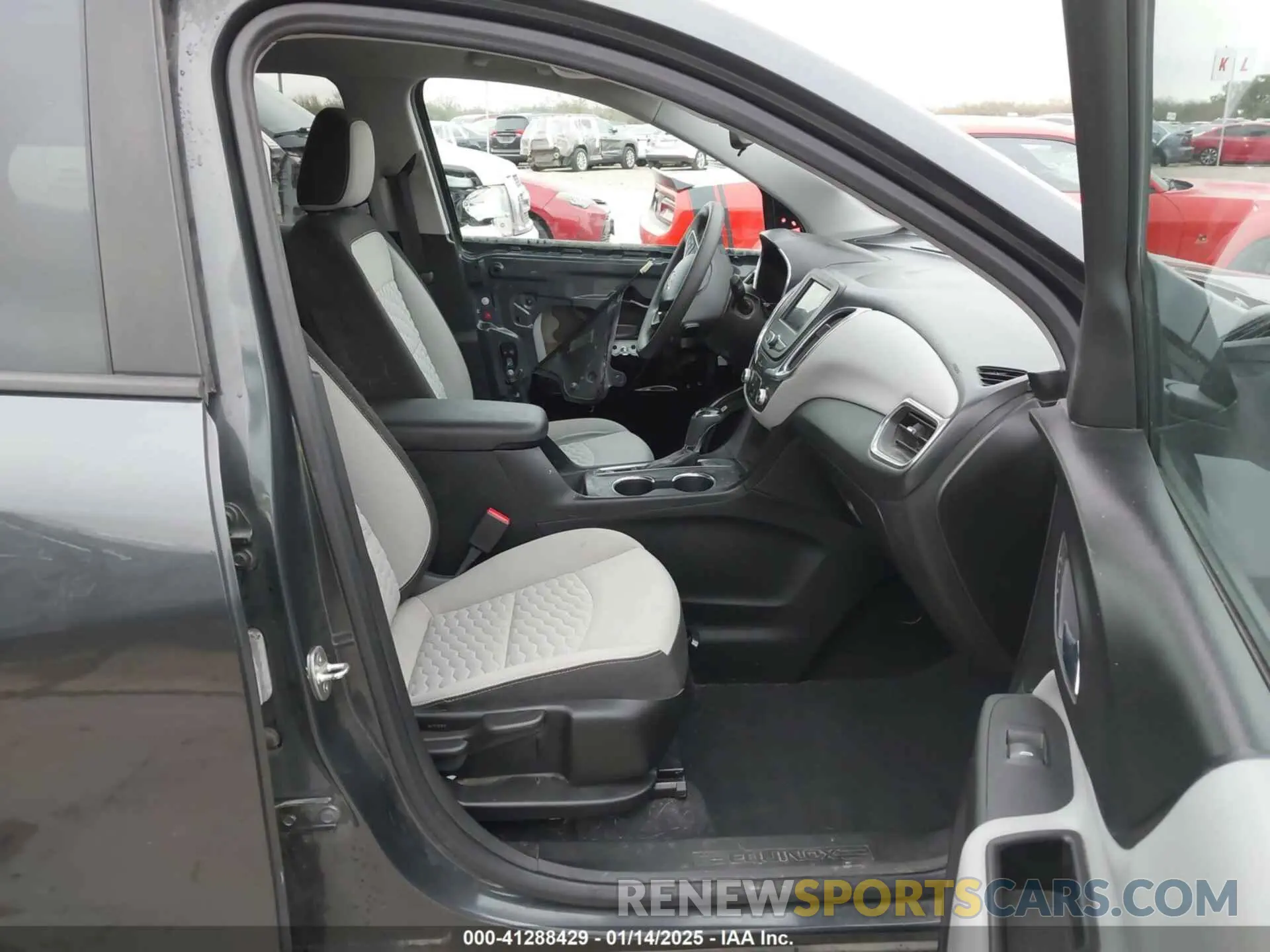 5 Photograph of a damaged car 2GNAXHEV0L6166993 CHEVROLET EQUINOX 2020