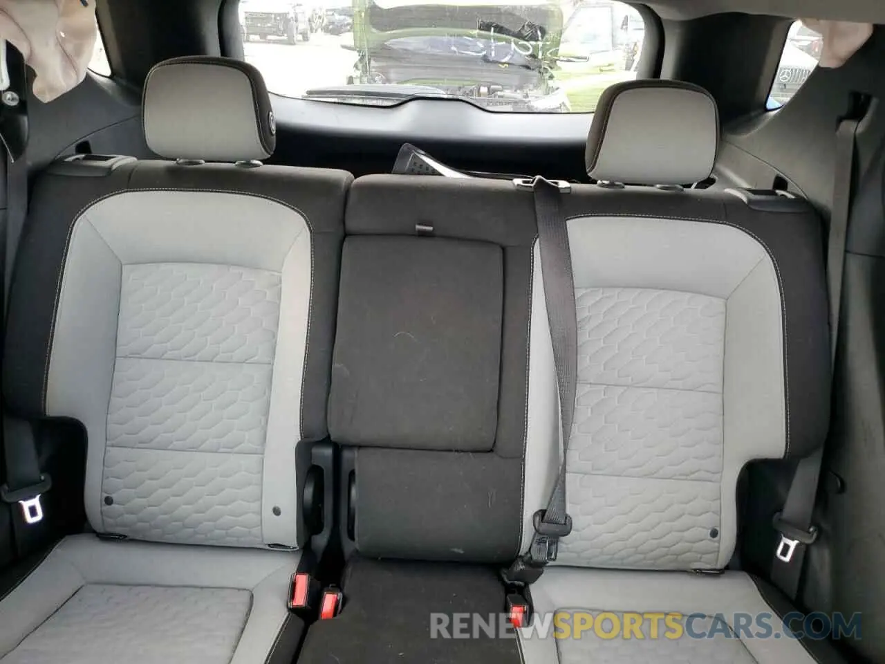 10 Photograph of a damaged car 2GNAXHEV0L6261439 CHEVROLET EQUINOX 2020