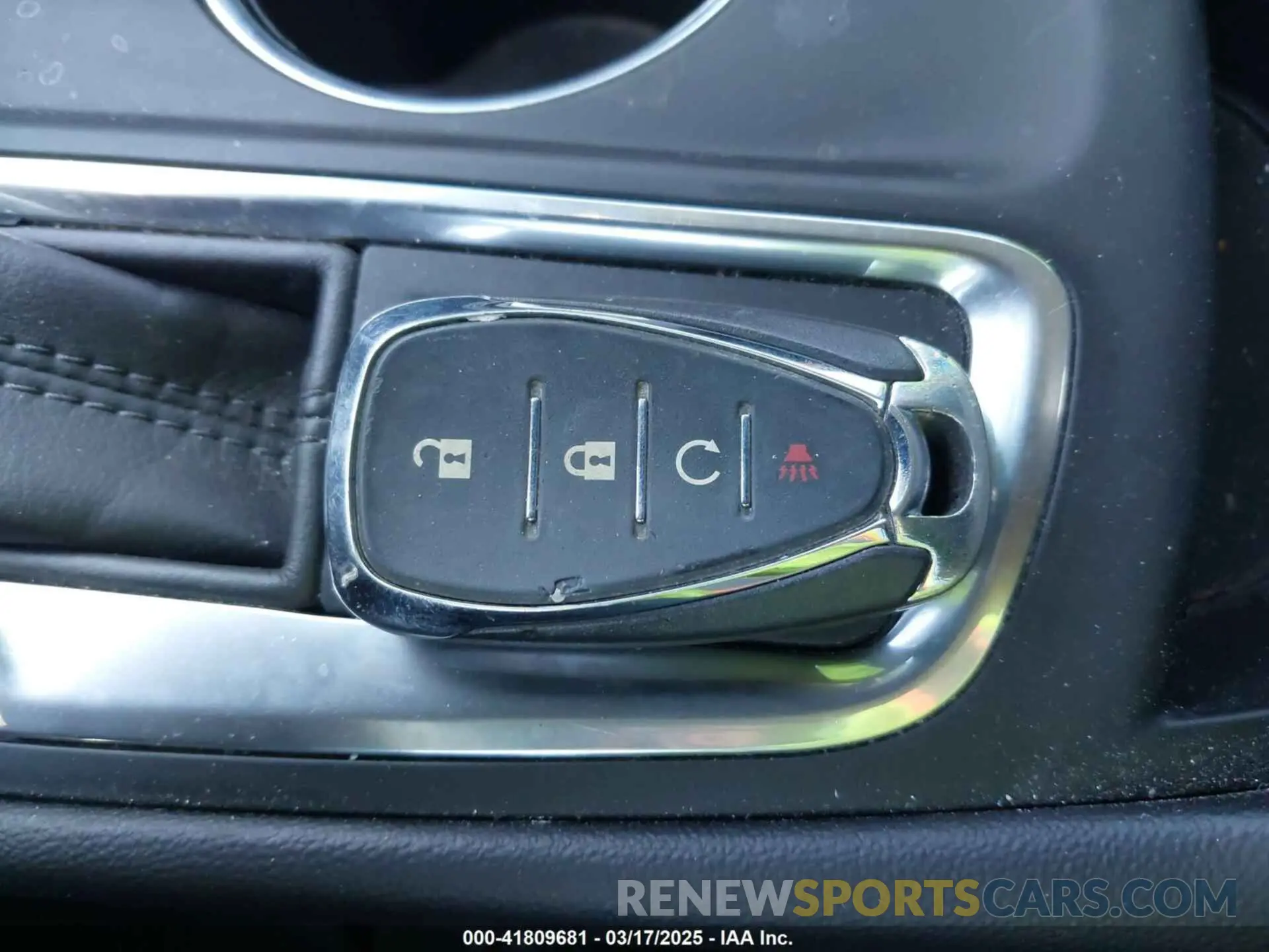 11 Photograph of a damaged car 2GNAXHEV1L6158532 CHEVROLET EQUINOX 2020
