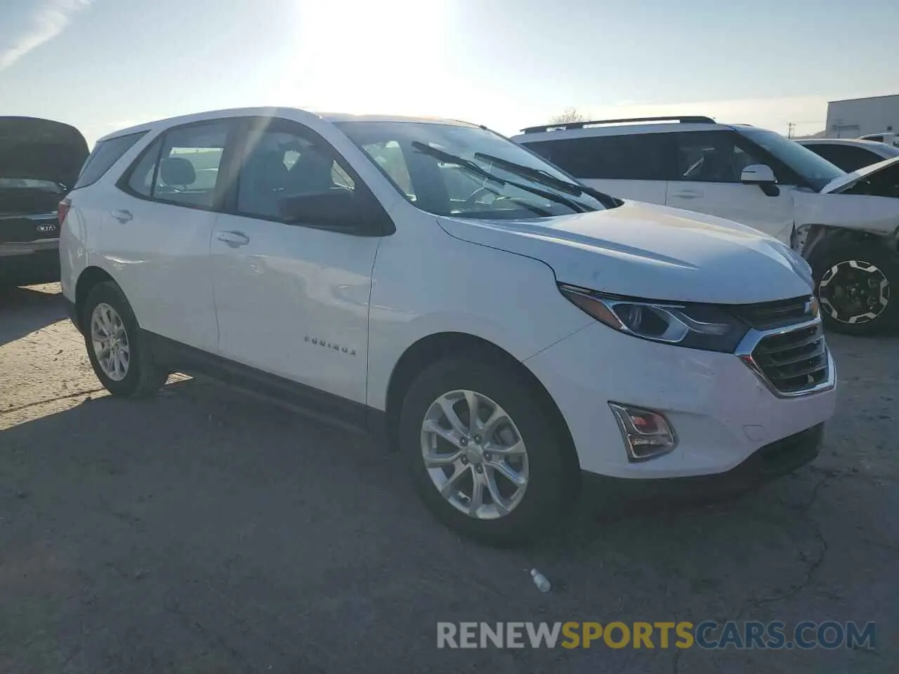 4 Photograph of a damaged car 2GNAXHEV1L6164489 CHEVROLET EQUINOX 2020