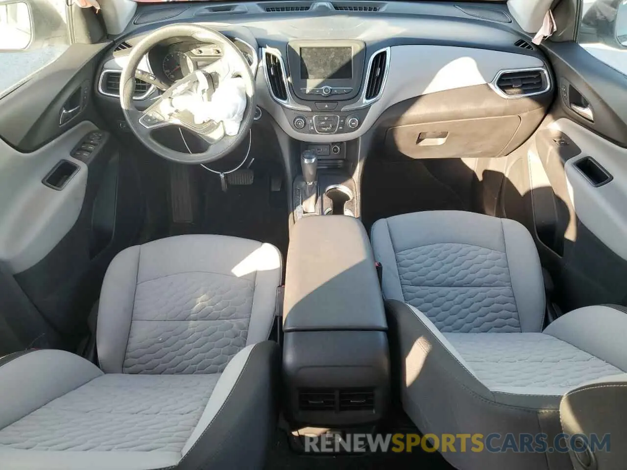 8 Photograph of a damaged car 2GNAXHEV1L6164489 CHEVROLET EQUINOX 2020