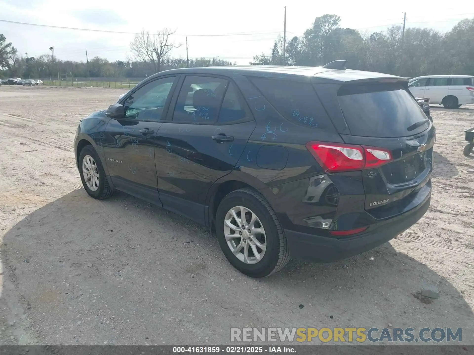 3 Photograph of a damaged car 2GNAXHEV1L6185102 CHEVROLET EQUINOX 2020