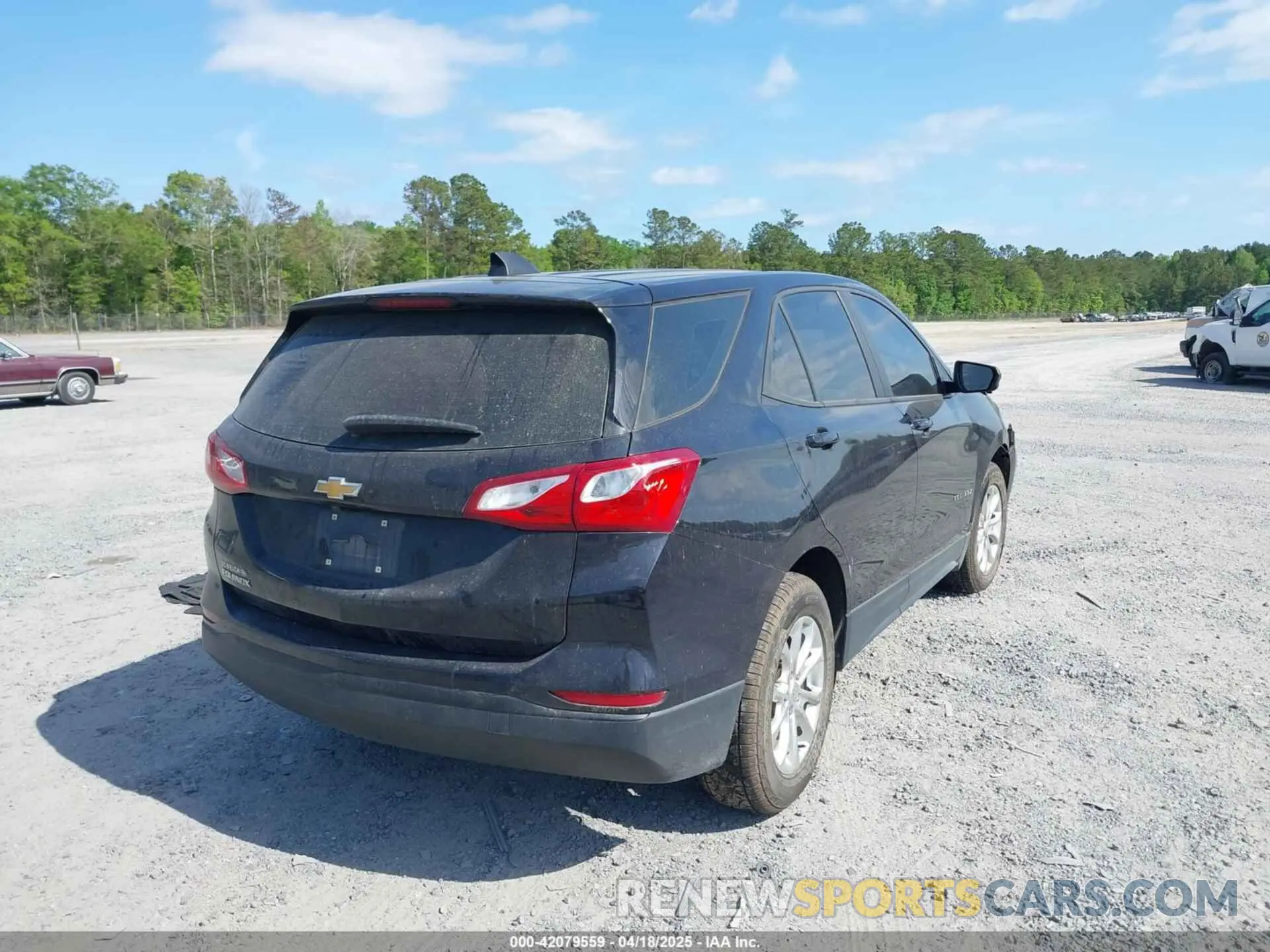 4 Photograph of a damaged car 2GNAXHEV1L6188288 CHEVROLET EQUINOX 2020