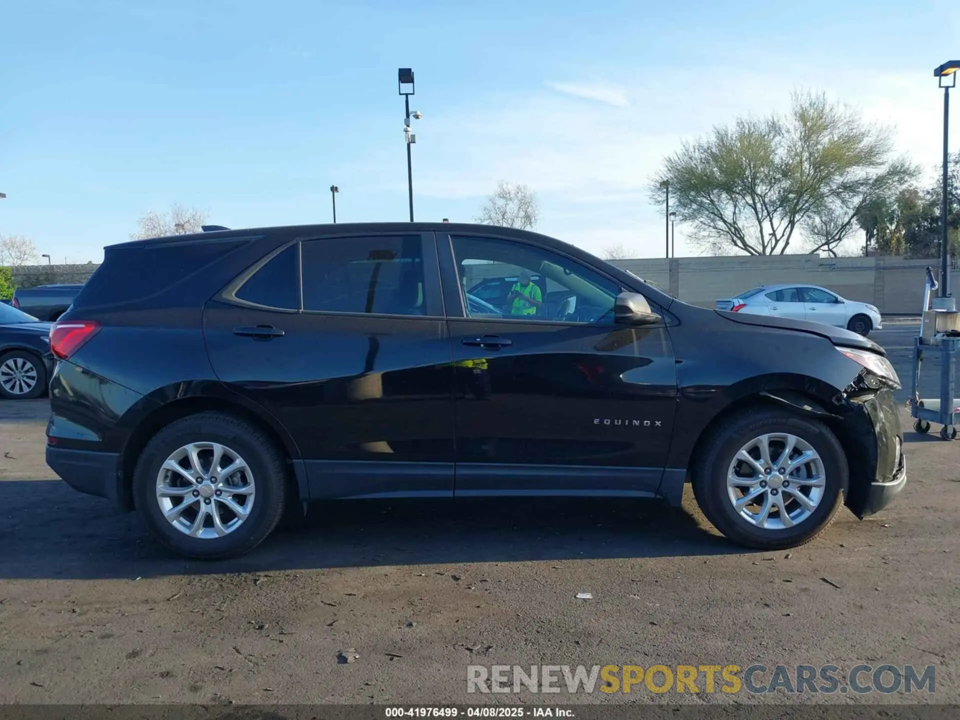 13 Photograph of a damaged car 2GNAXHEV1L6237036 CHEVROLET EQUINOX 2020