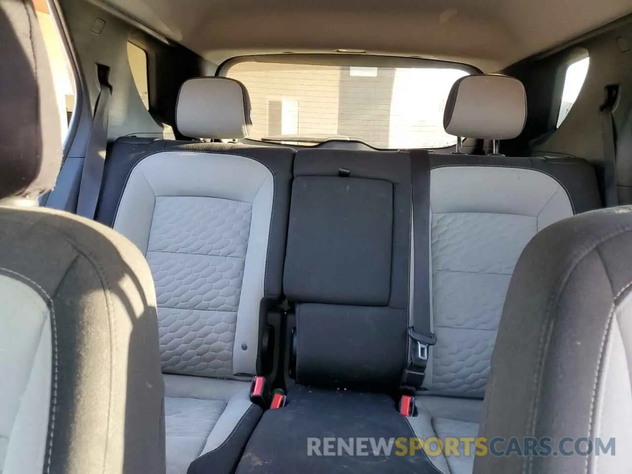 10 Photograph of a damaged car 2GNAXHEV2L6124888 CHEVROLET EQUINOX 2020