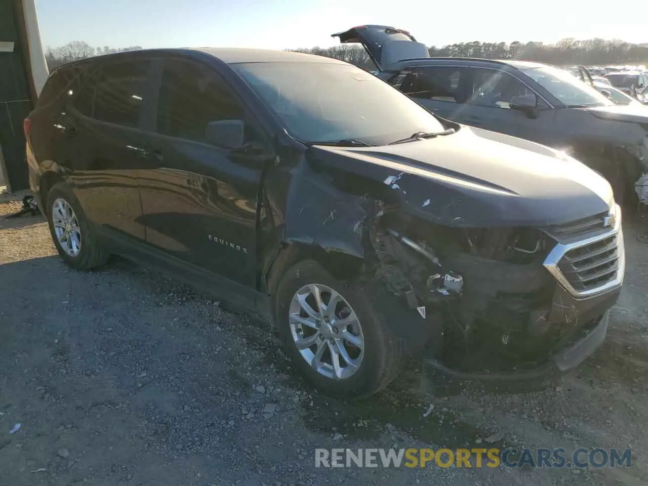4 Photograph of a damaged car 2GNAXHEV2L6124888 CHEVROLET EQUINOX 2020