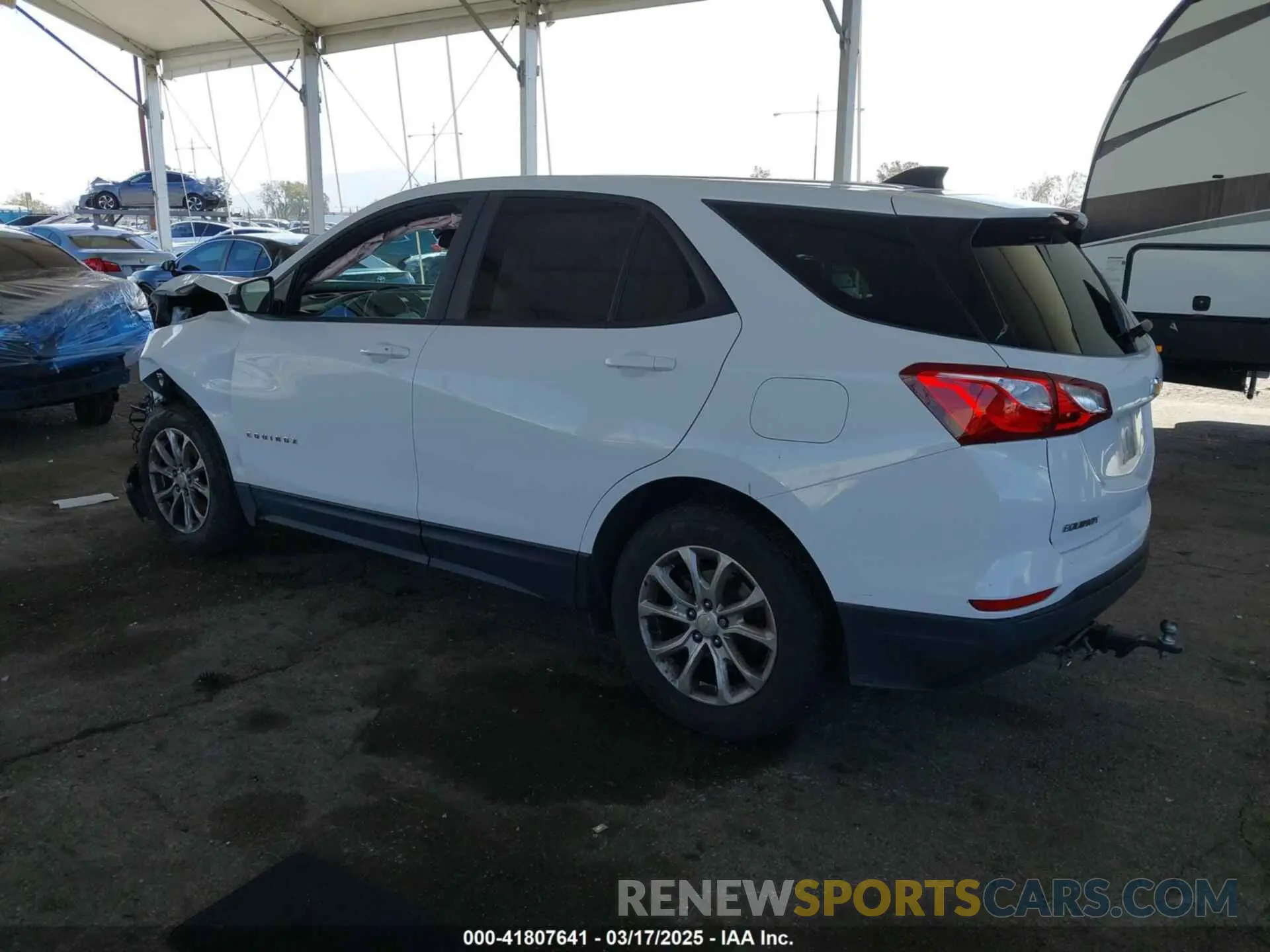 3 Photograph of a damaged car 2GNAXHEV2L6146602 CHEVROLET EQUINOX 2020