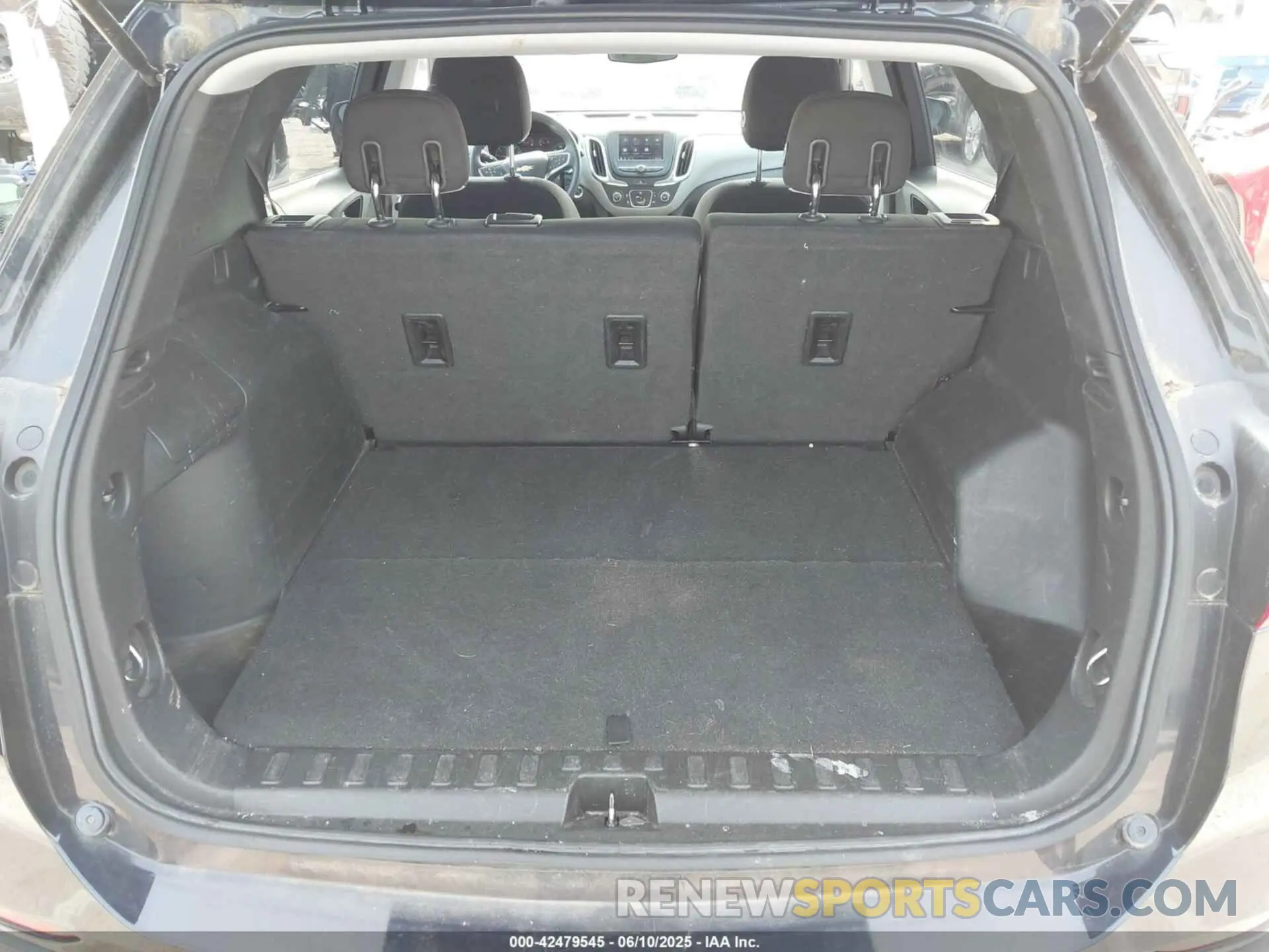 17 Photograph of a damaged car 2GNAXHEV2L6188154 CHEVROLET EQUINOX 2020