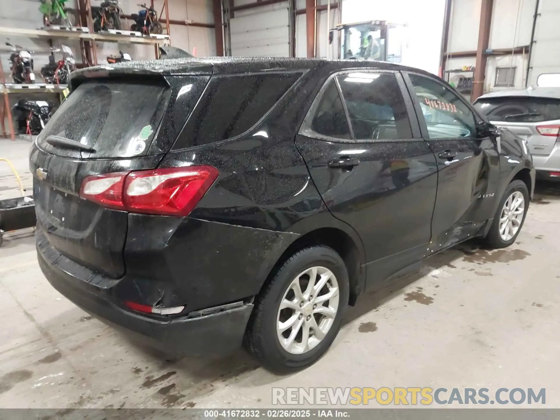 4 Photograph of a damaged car 2GNAXHEV2L6232525 CHEVROLET EQUINOX 2020