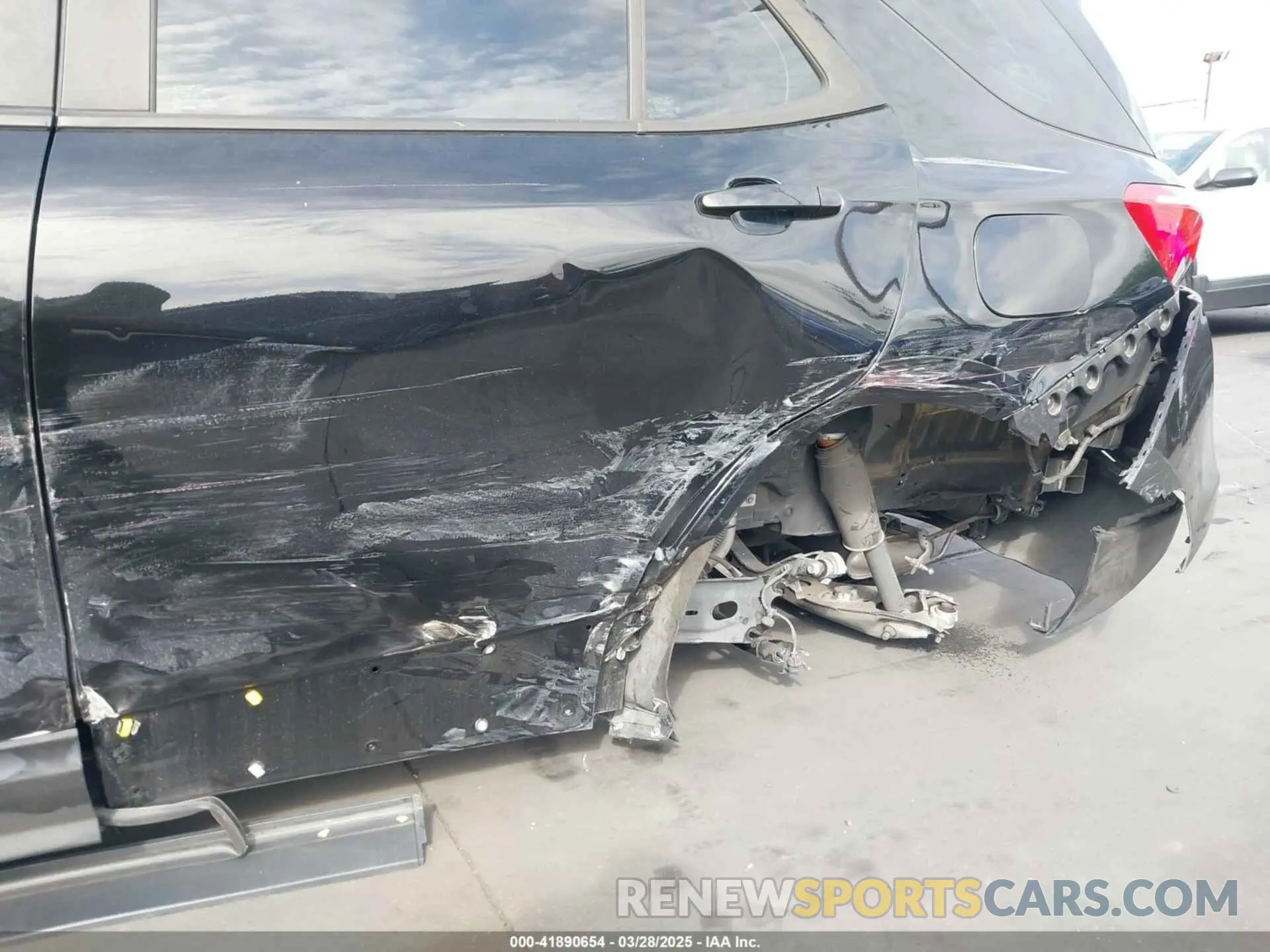 12 Photograph of a damaged car 2GNAXHEV2L6276413 CHEVROLET EQUINOX 2020