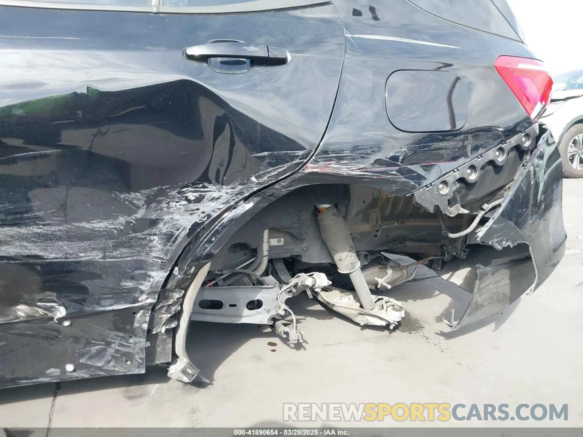 18 Photograph of a damaged car 2GNAXHEV2L6276413 CHEVROLET EQUINOX 2020