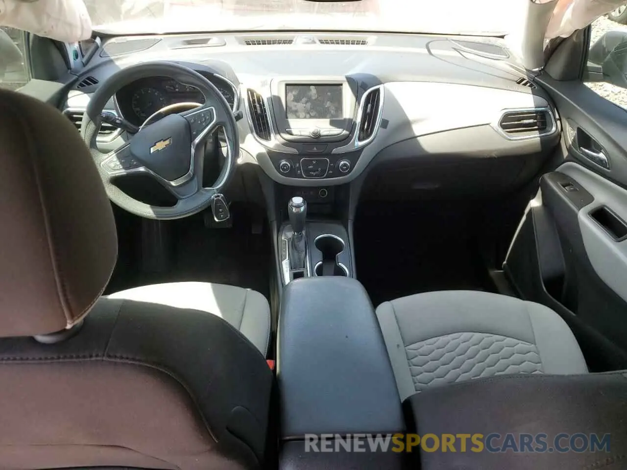 8 Photograph of a damaged car 2GNAXHEV3L6149833 CHEVROLET EQUINOX 2020