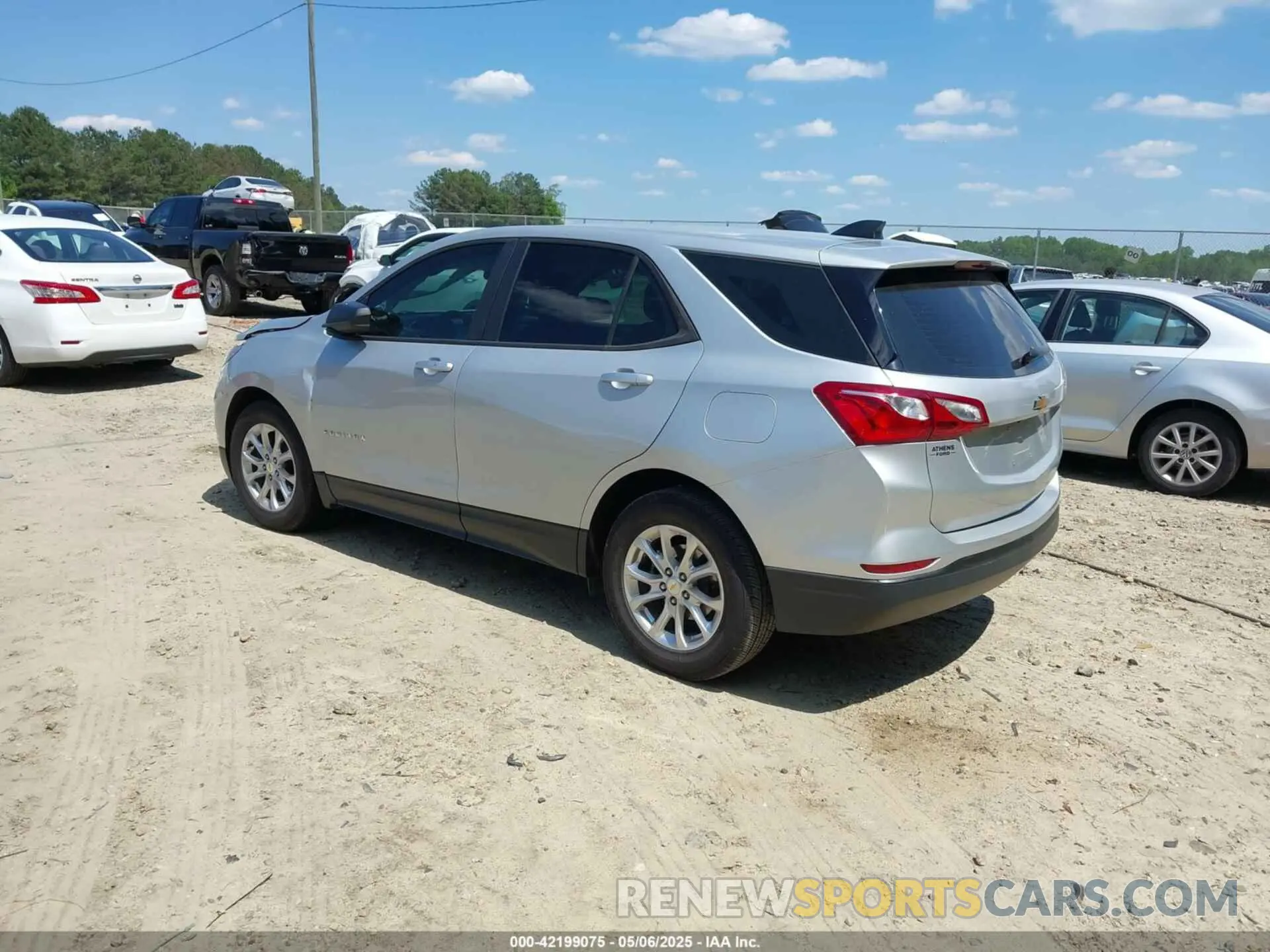 3 Photograph of a damaged car 2GNAXHEV3L6173341 CHEVROLET EQUINOX 2020